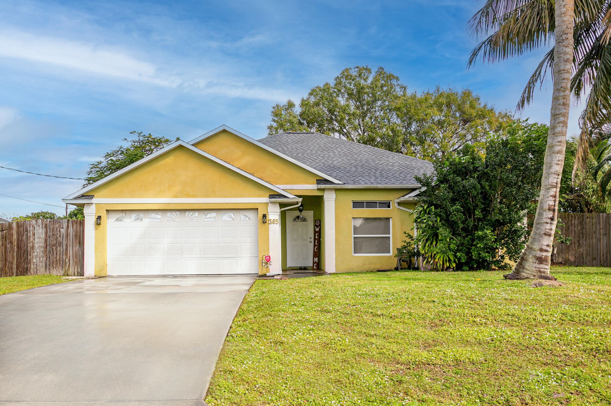 365 Whitmore Dr, Fort Pierce FL  34984-4531 exterior