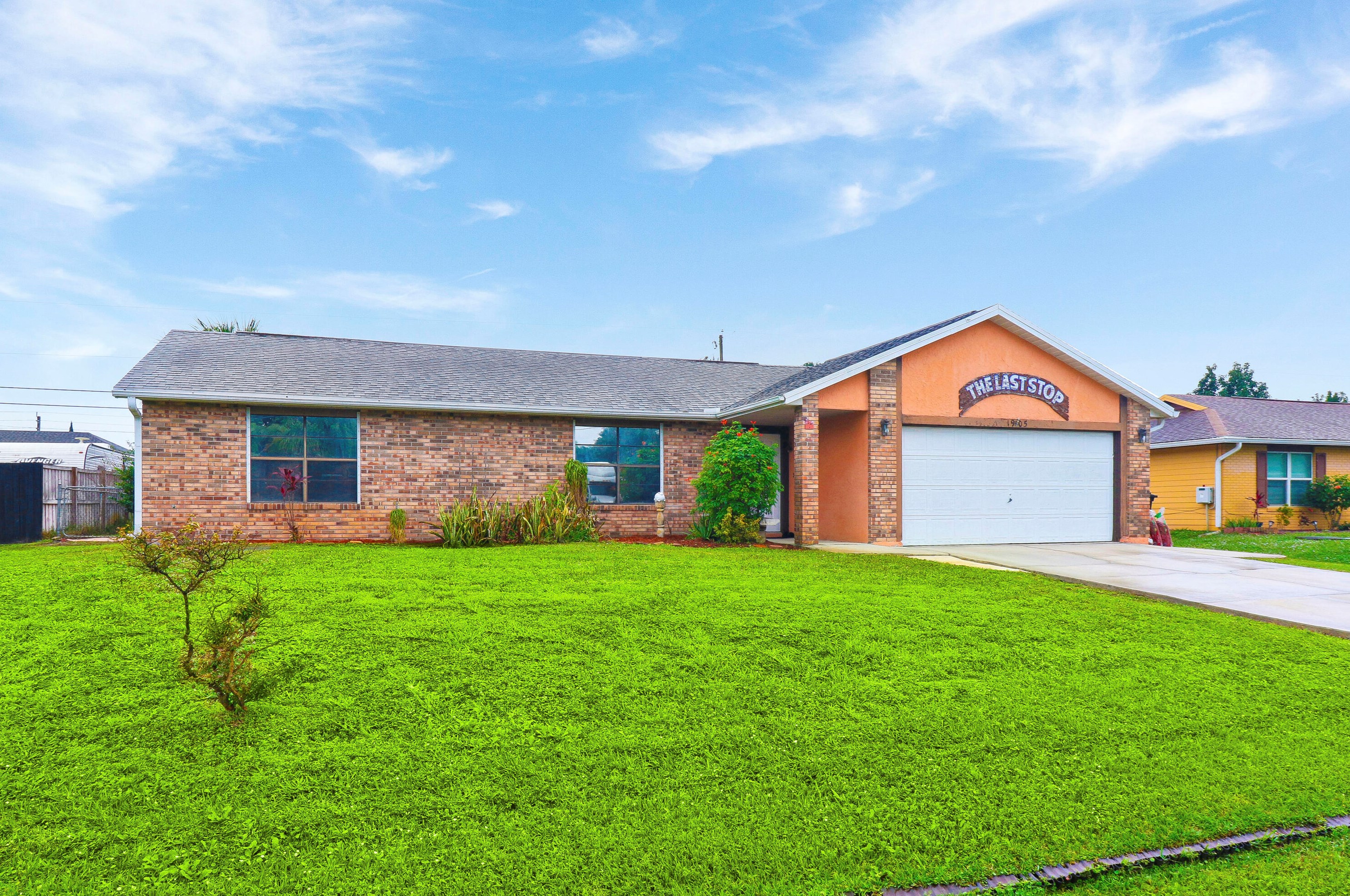 1905 Idaho Ln, Fort Pierce, FL 34953-1883