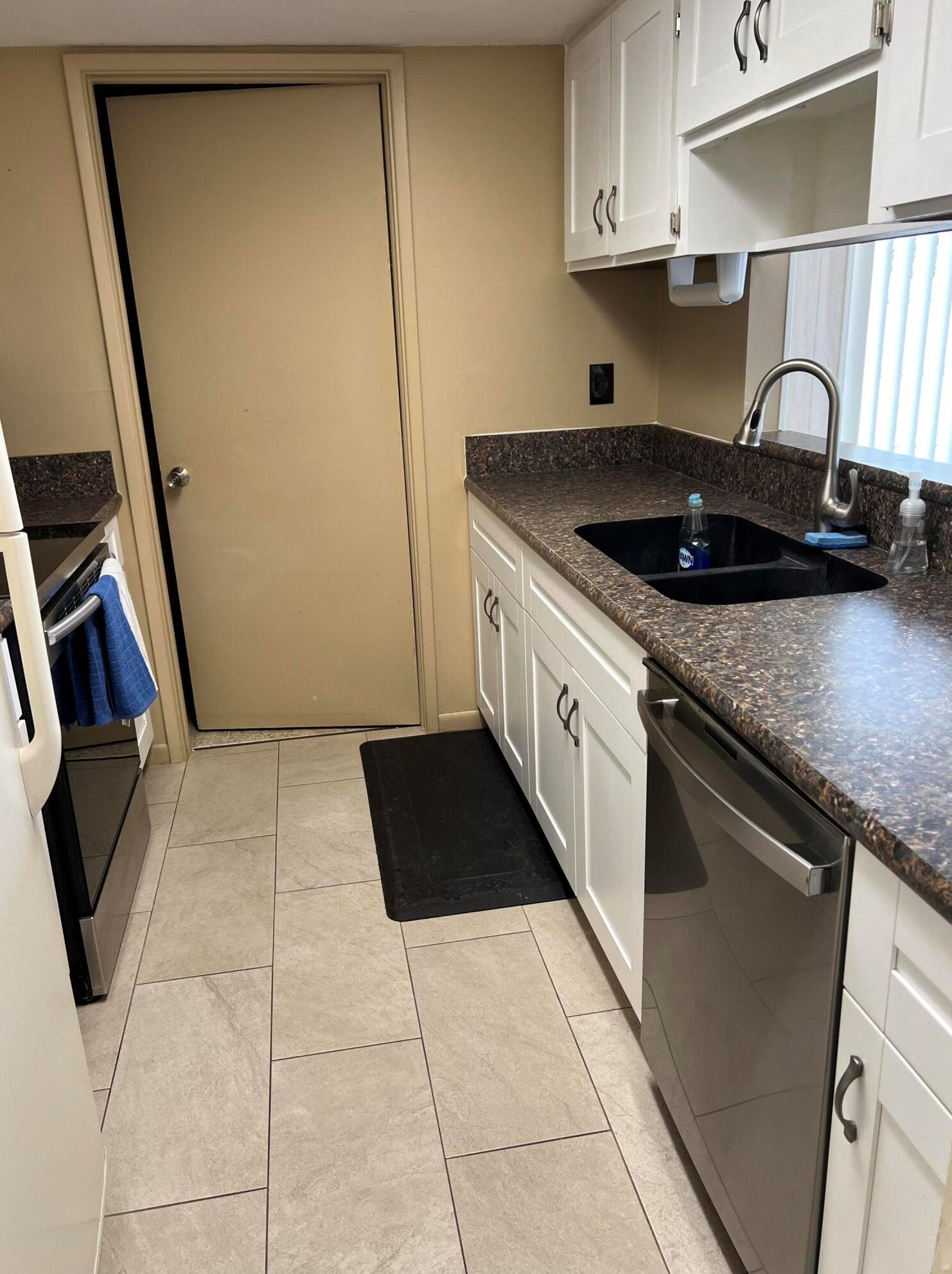 432 Gulfstream Rd, Lake Worth FL 33461-1511 exterior