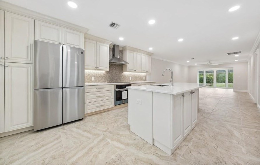 8749 Belle Aire Dr, Boca Raton, FL 33433-1886