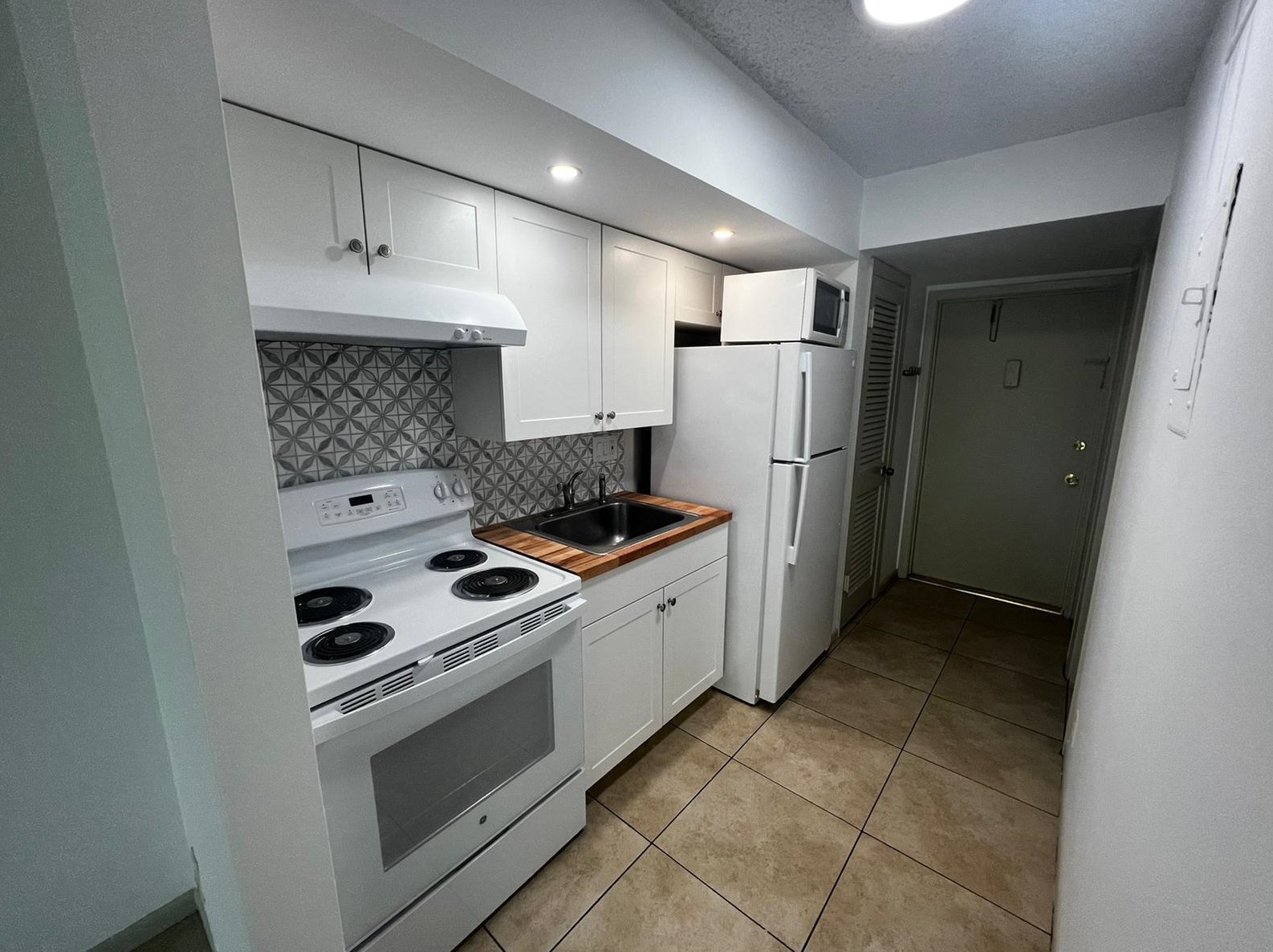 644 Nw 13th St Apt 32, Boca Raton, FL 33486