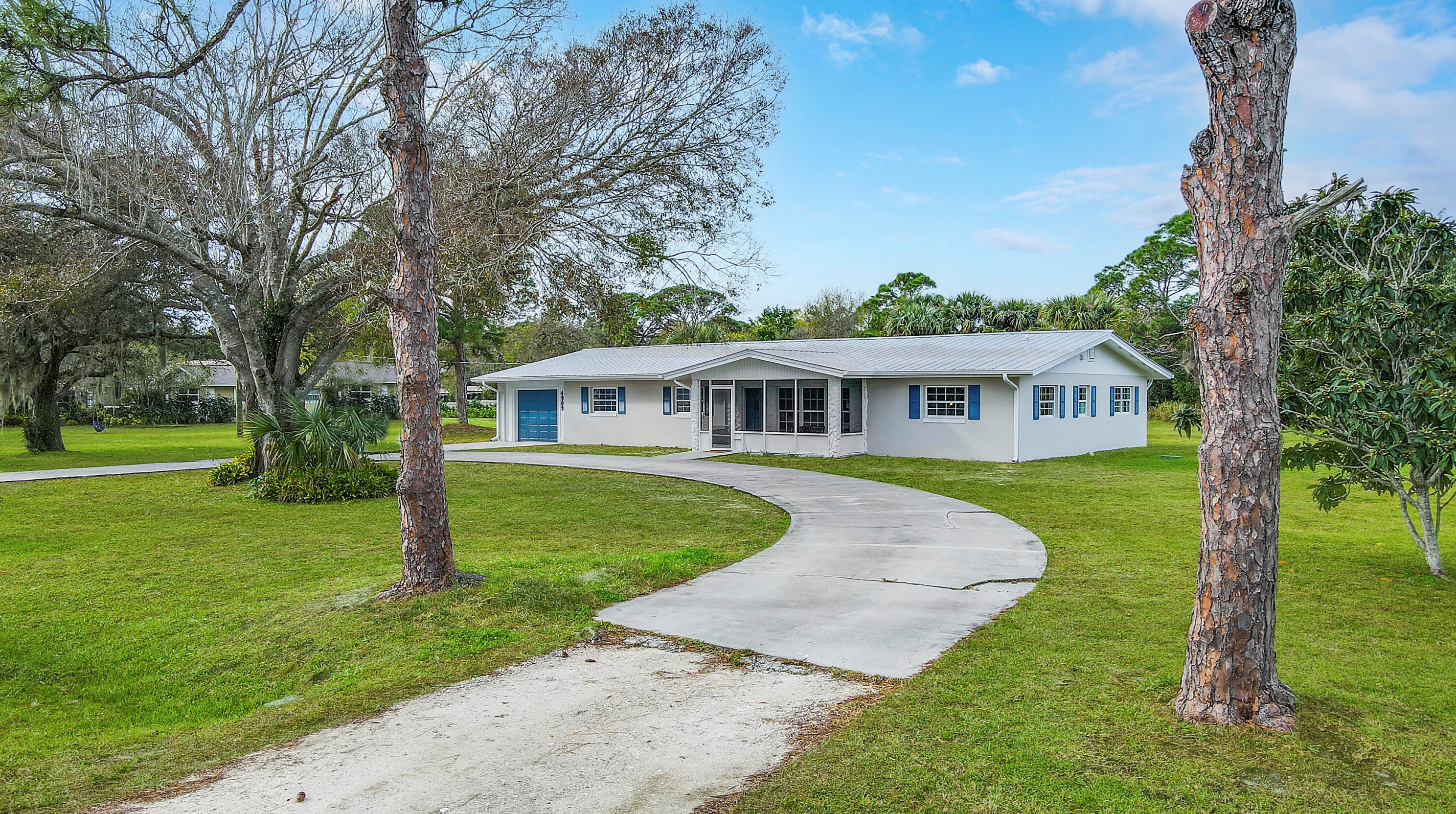 4909 Palmetto Dr, Fort Pierce FL  34982-7168 exterior