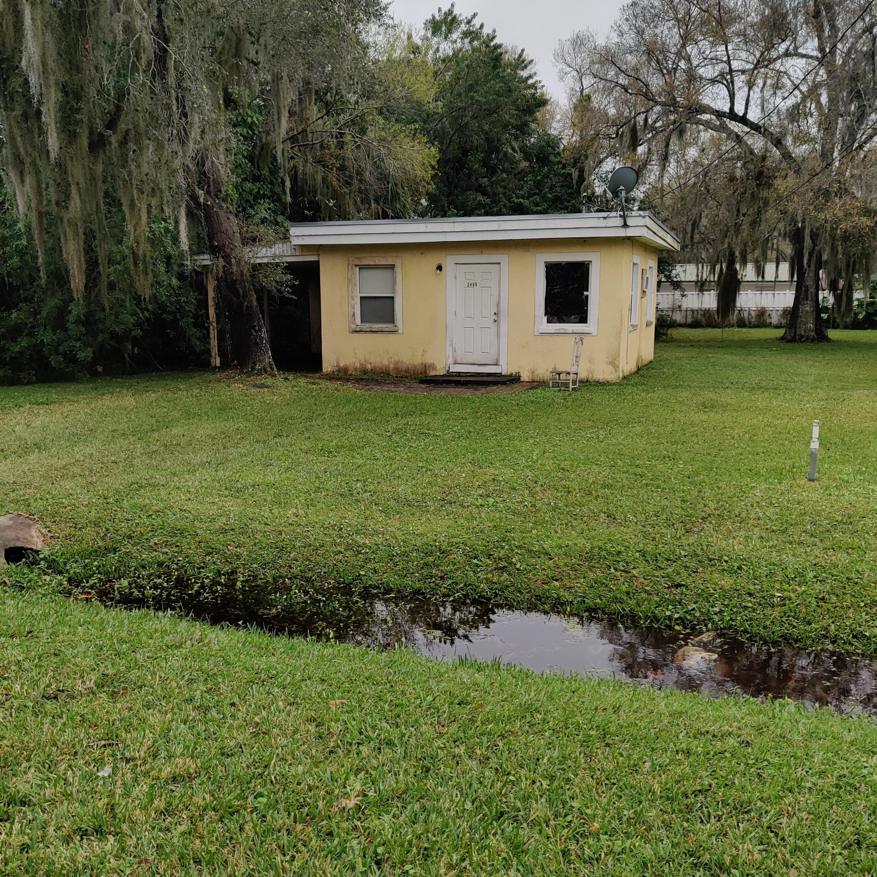 2405 38th St, Fort Pierce, FL 34981-5524