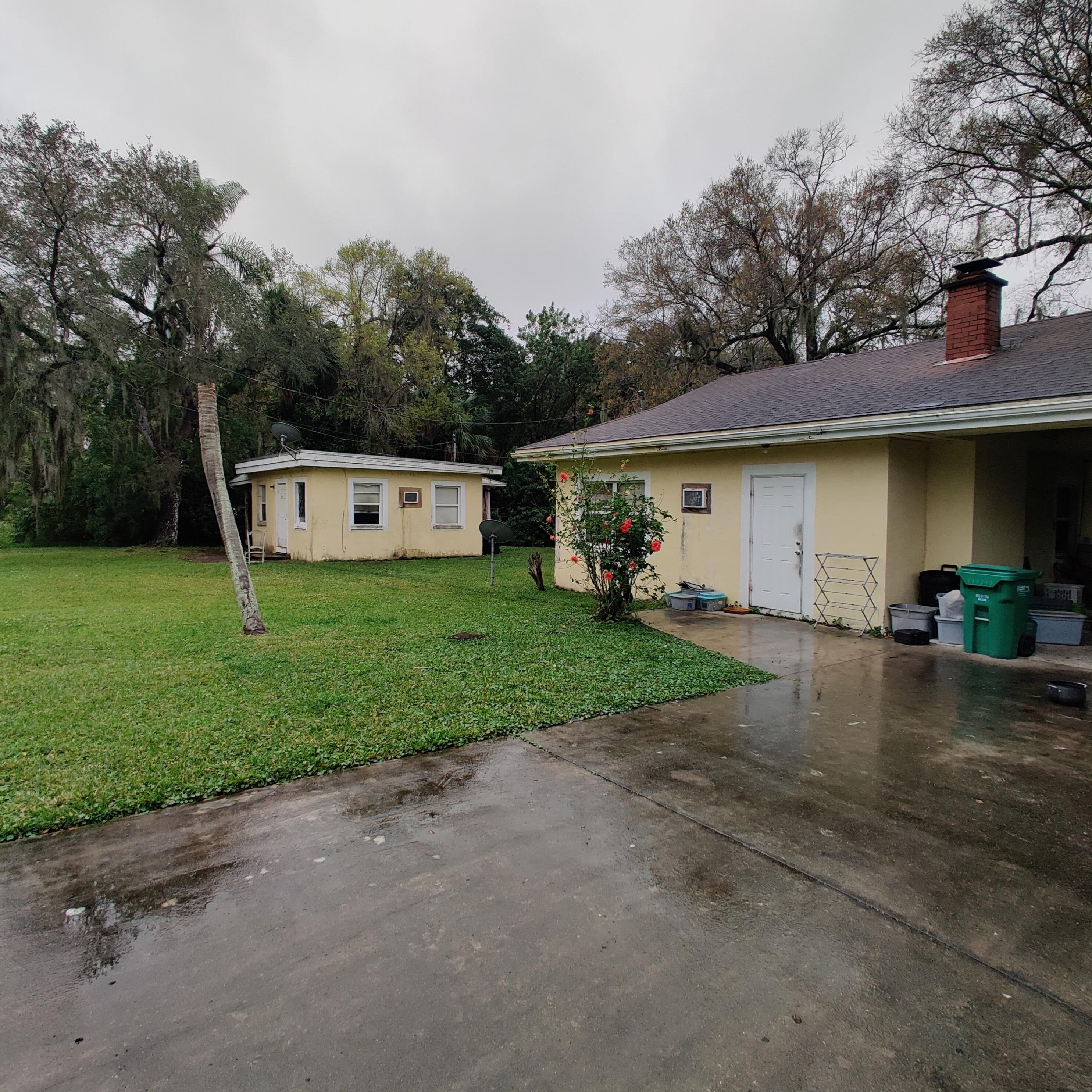 2403 38th St, Fort Pierce, FL 34981-5524