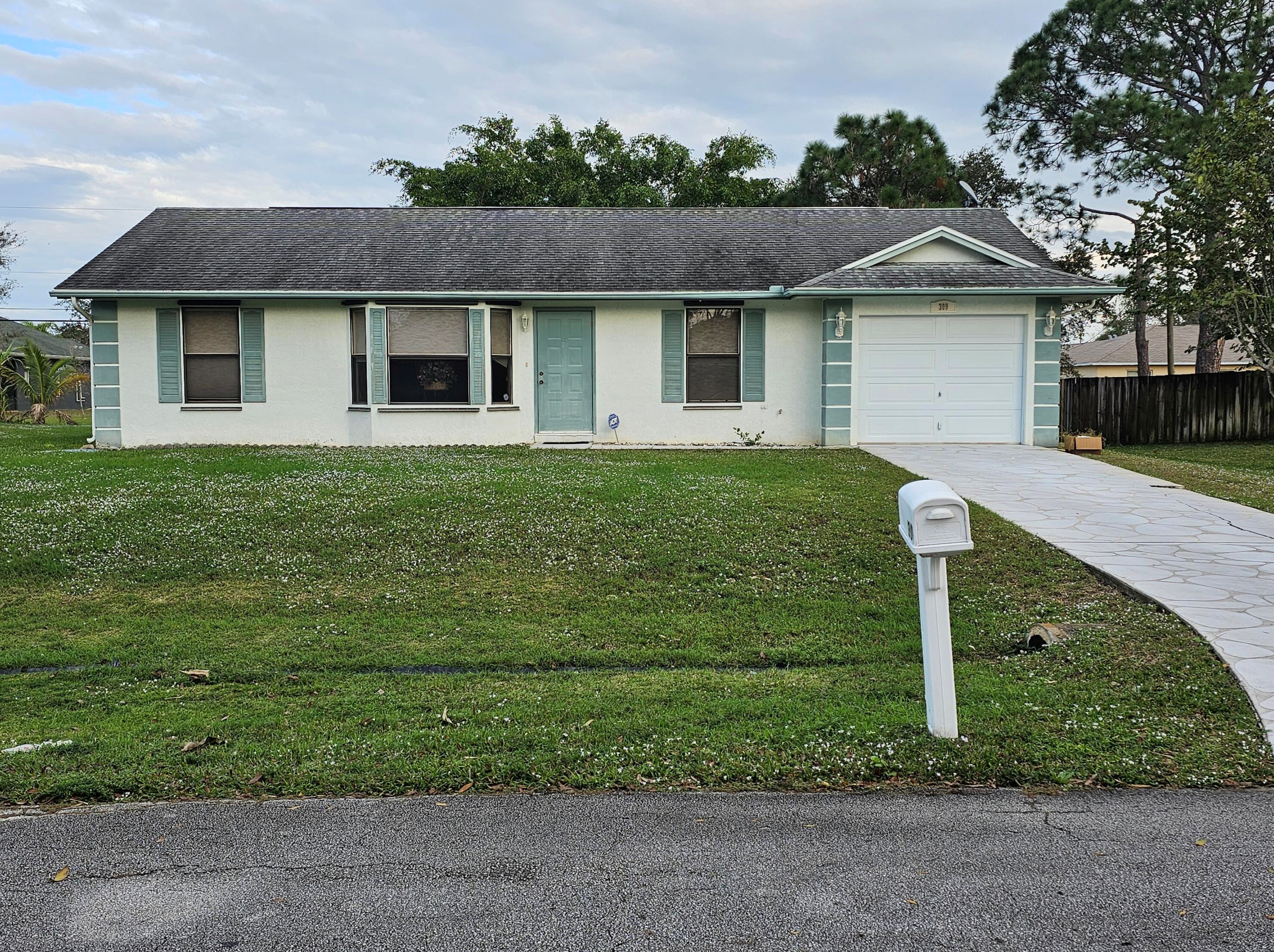 309 Hogan St, Fort Pierce, FL 34983-8709