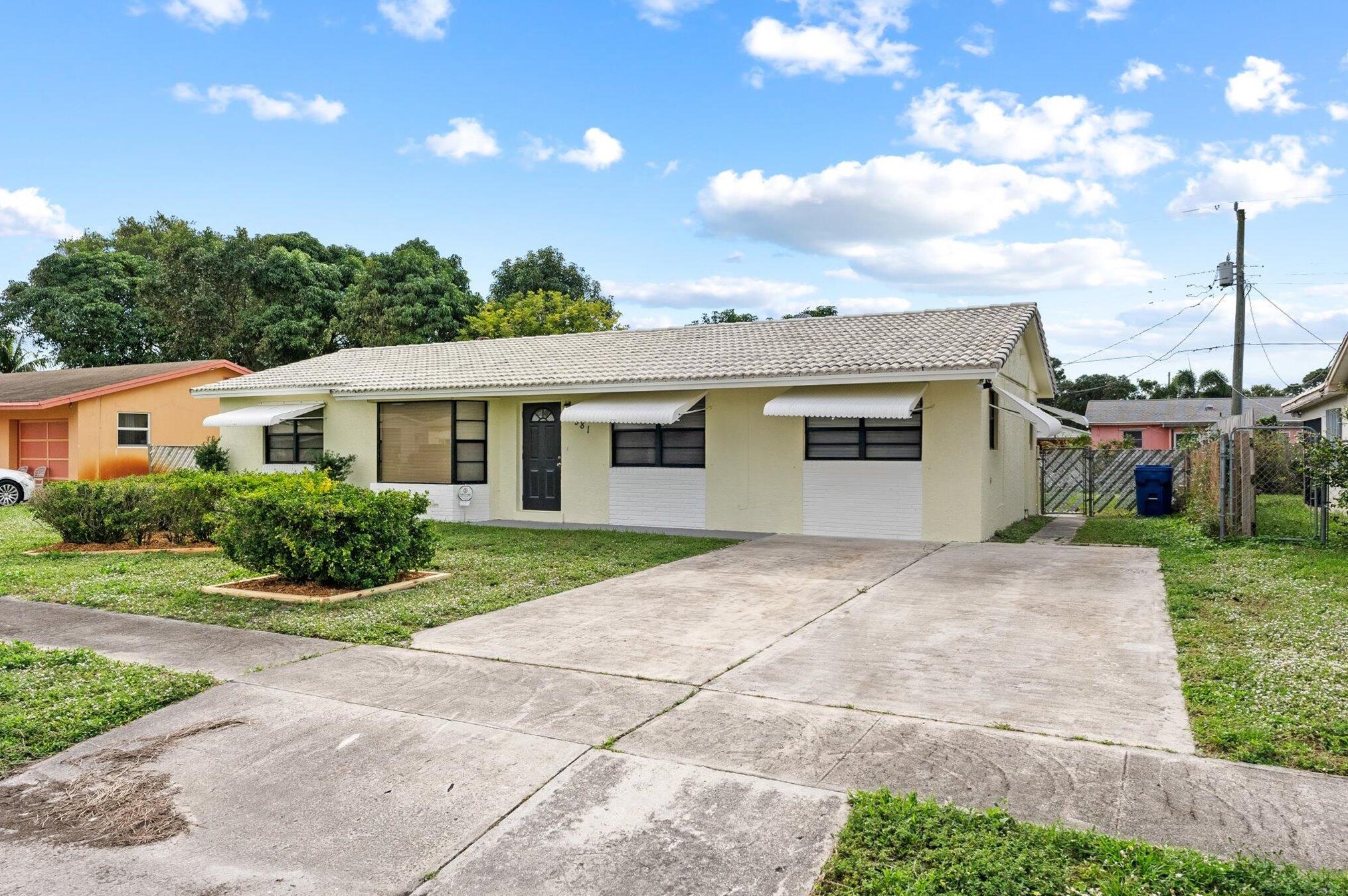 381 W 36th St, West Palm Beach, FL 33404