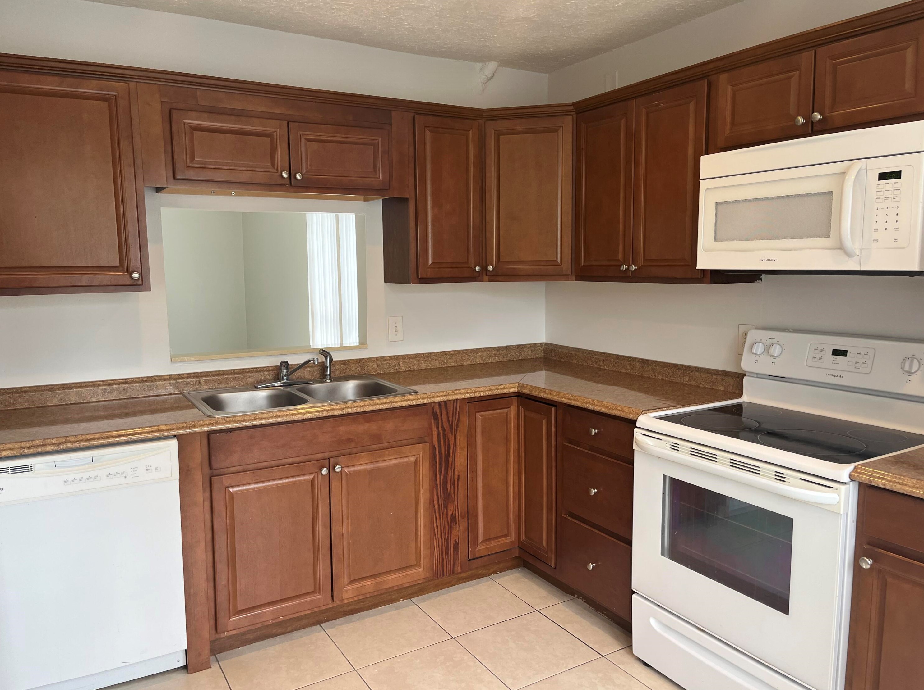 796 Hill Dr #a, West Palm Beach, FL