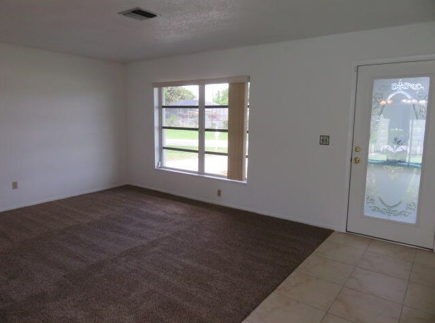 297 Dorchester St, Fort Pierce FL  34983-1634 exterior