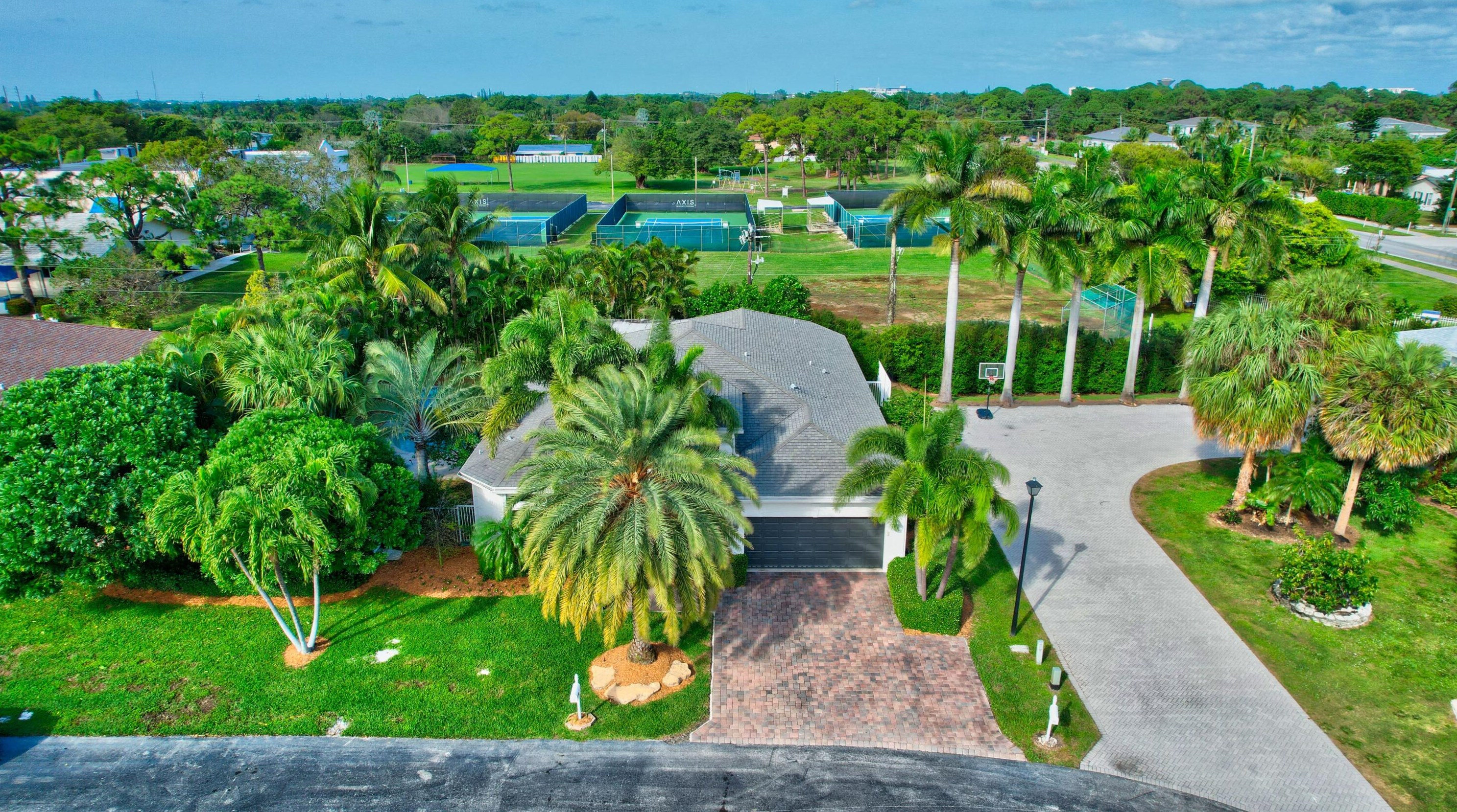 52 Lake Eden Dr, Boynton Beach, FL 33435