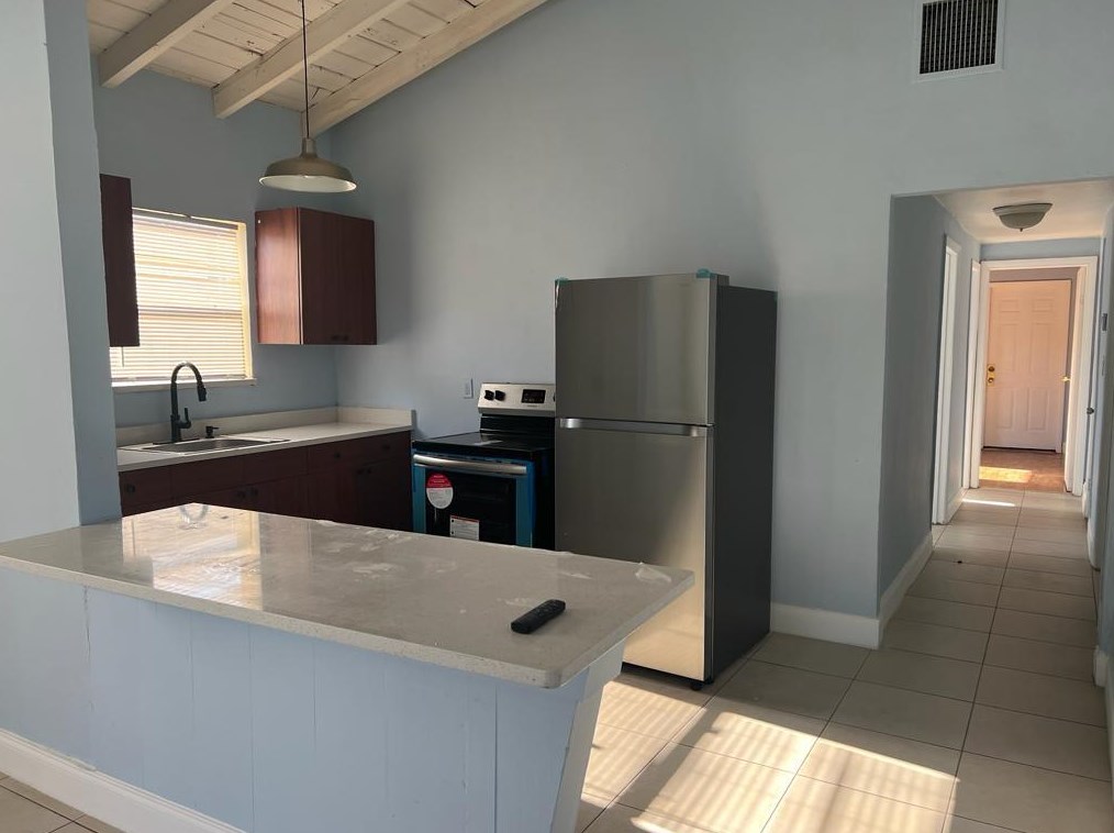519 W 10th Blvd Unit #b, Boynton Beach, FL 33435