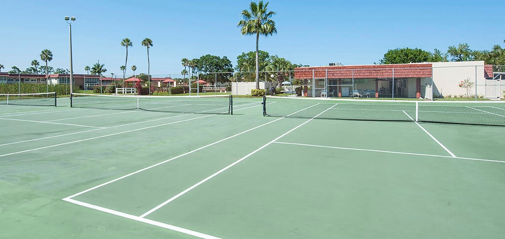 70 Royal Oak Ct, Vero Beach FL  32962-3731 exterior