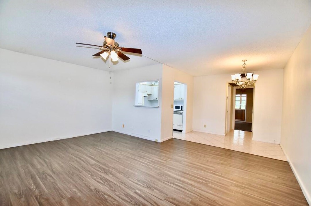 126 Southampton B #126, West Palm Beach, FL 33417