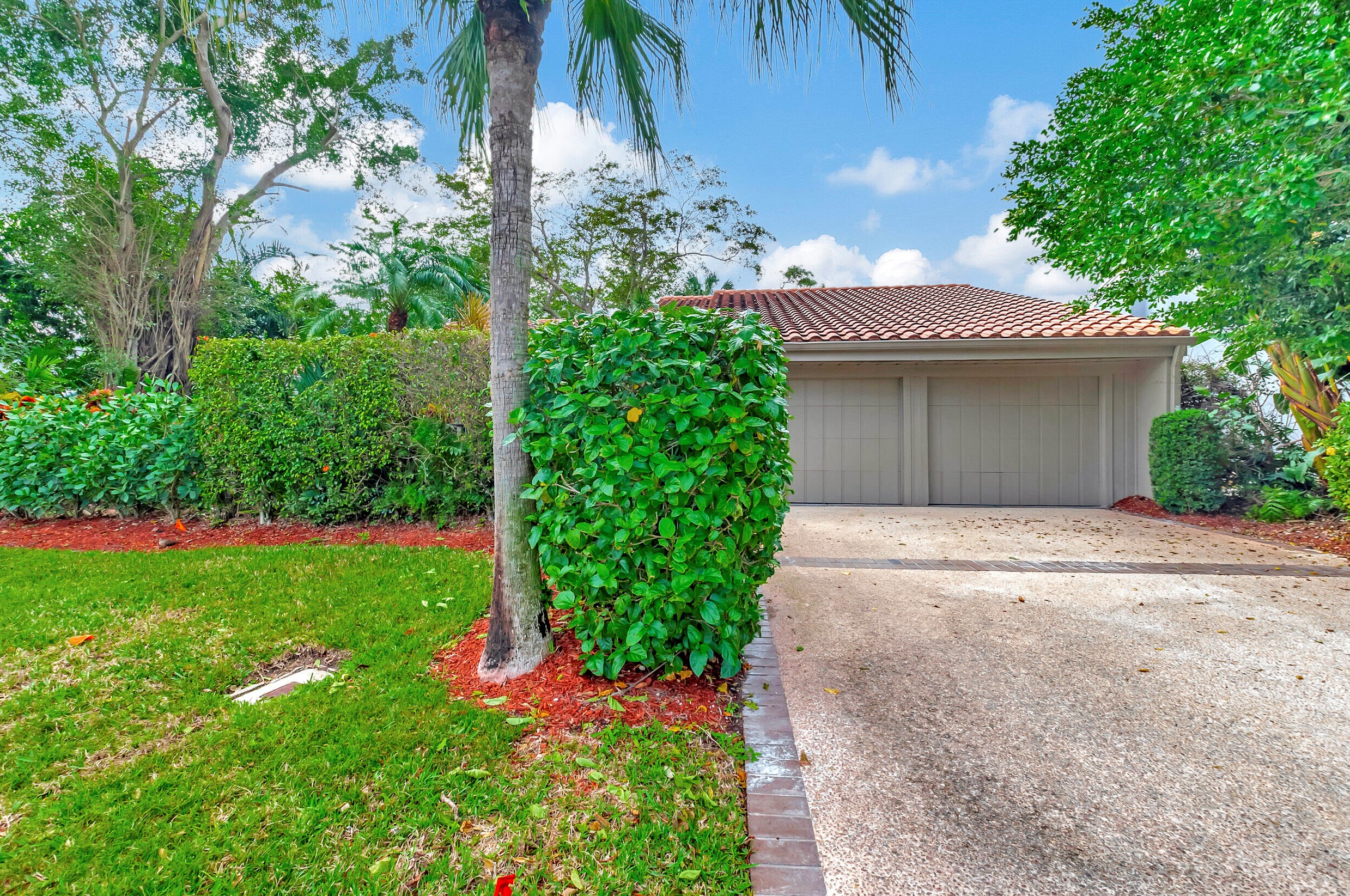 7710 Cedarwood Cir, Boca Raton, FL 33434-4251