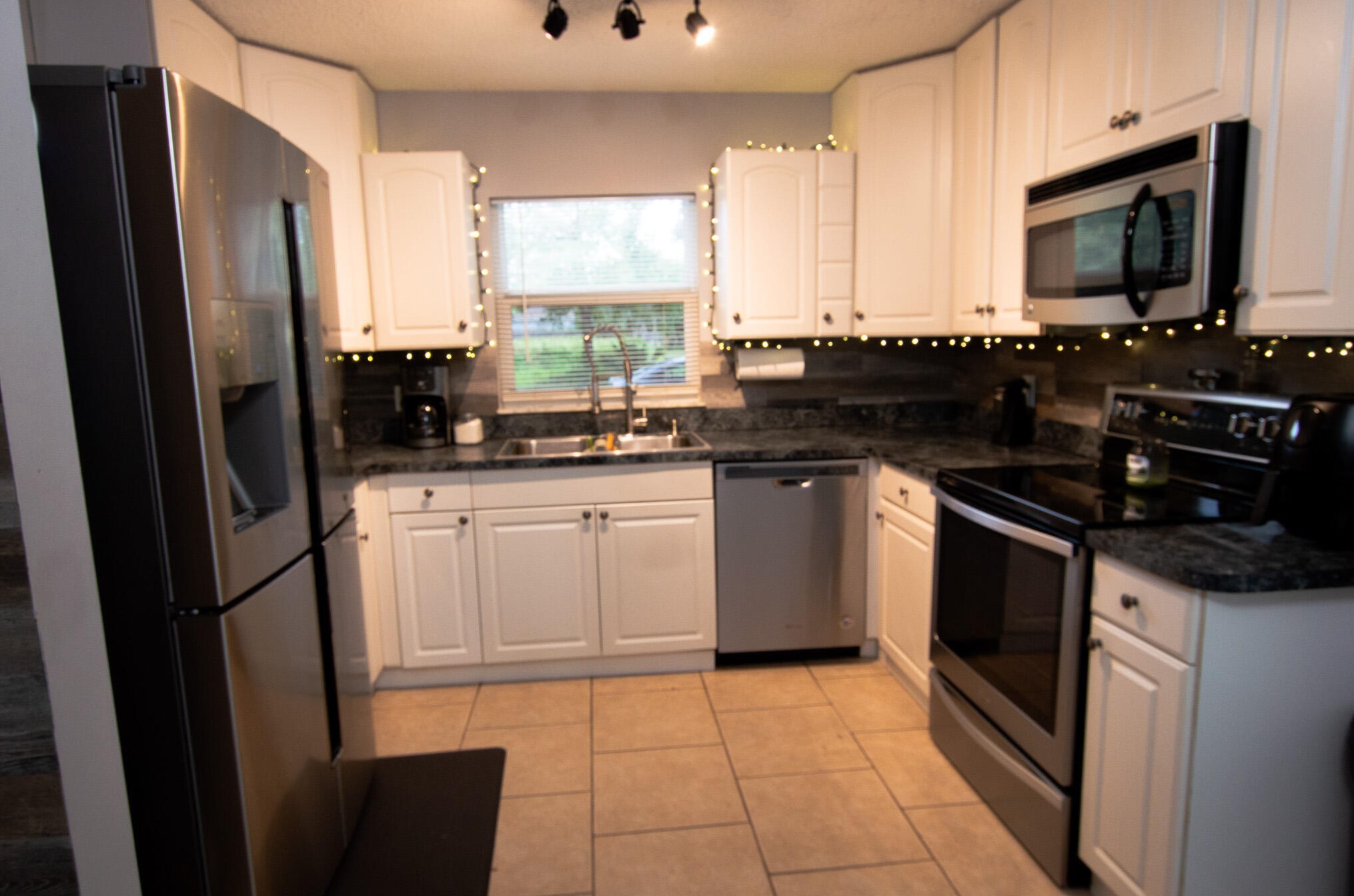 6015 7th Pl, Vero Beach, FL 32968-9503