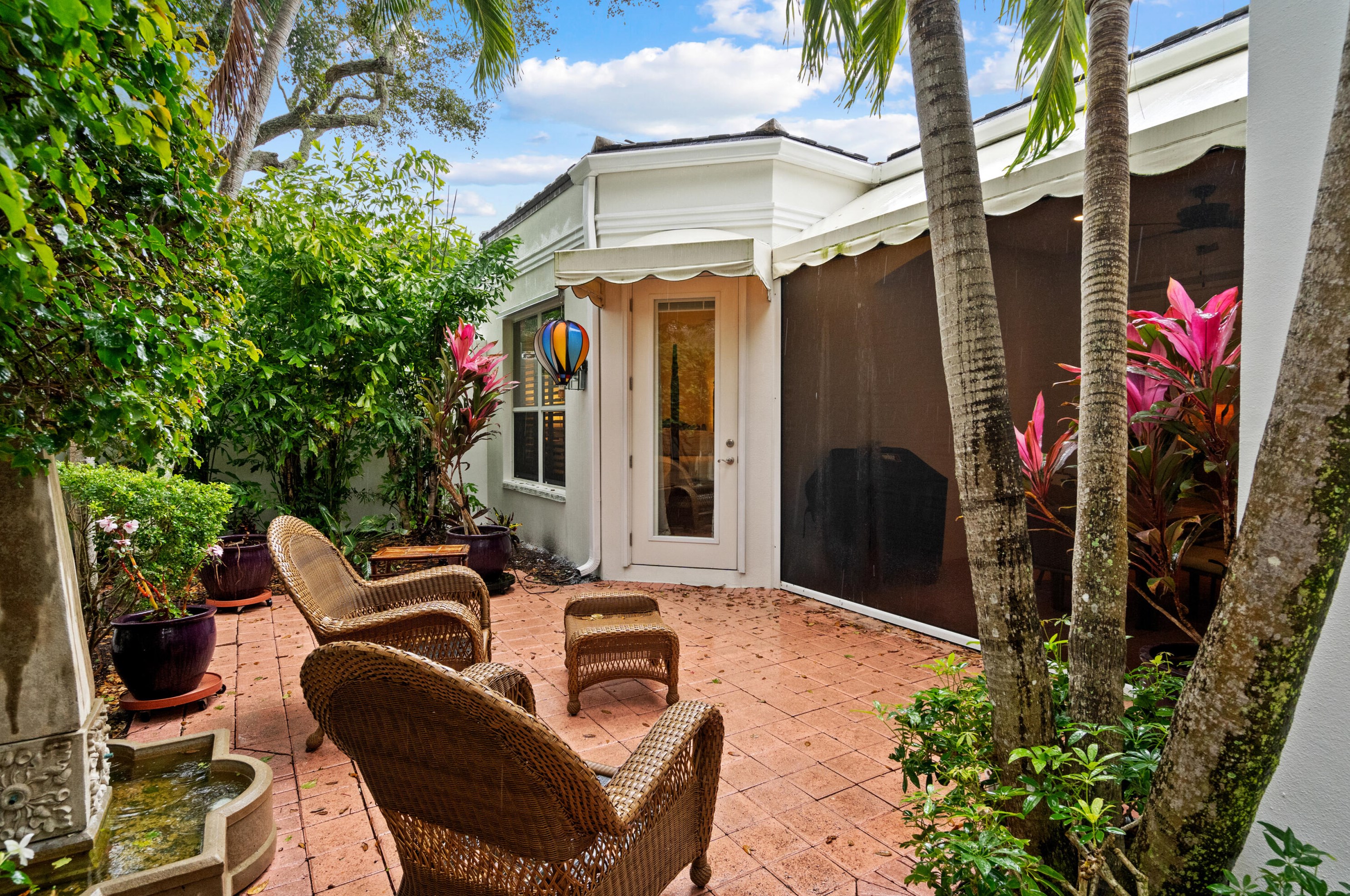 8427 Sabal Palm Ct, Vero Beach FL  32963-4296 exterior