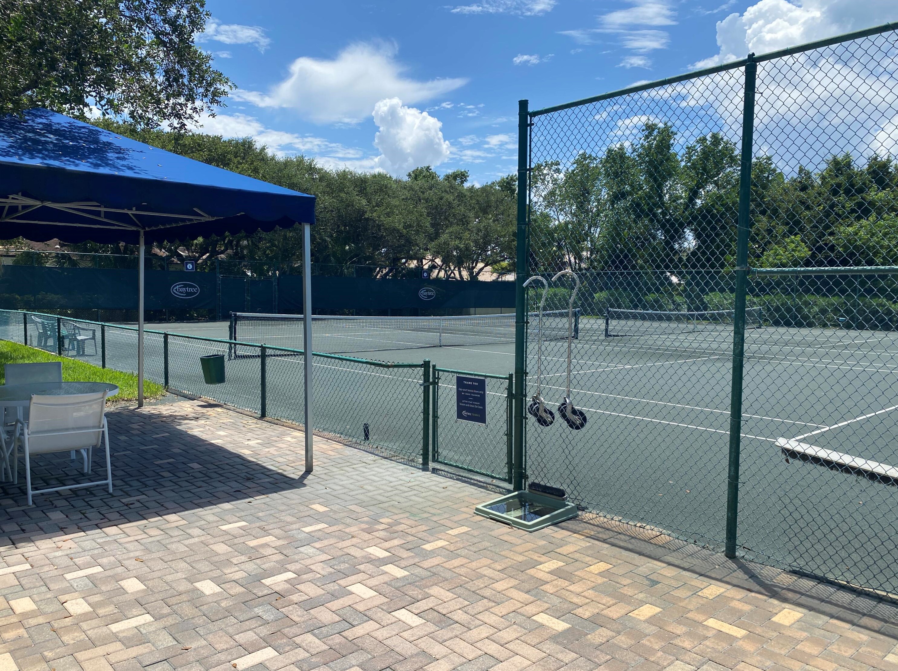 8427 Sabal Palm Ct, Vero Beach FL  32963-4296 exterior