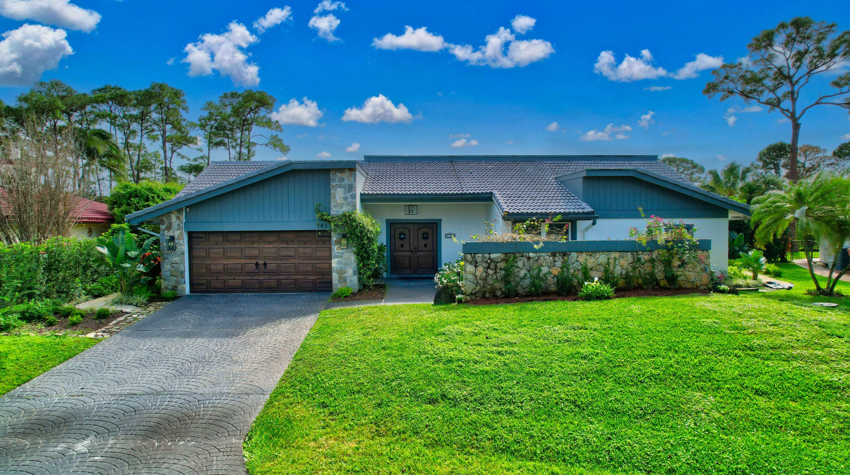 701 Lakewoode Circle, Delray Beach, FL 33445