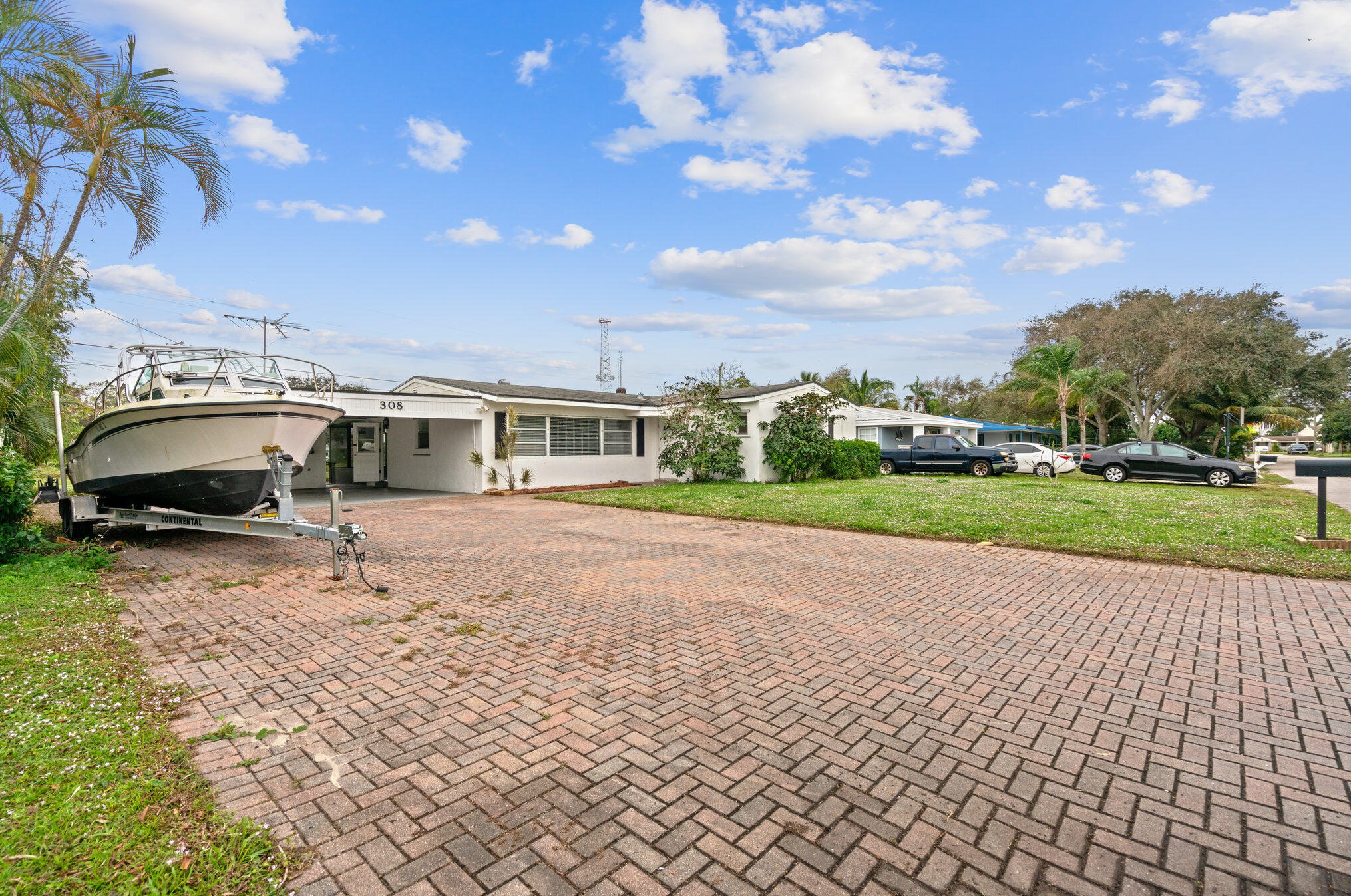 308 Elizabeth Rd, Lake Worth, FL 33461-3759
