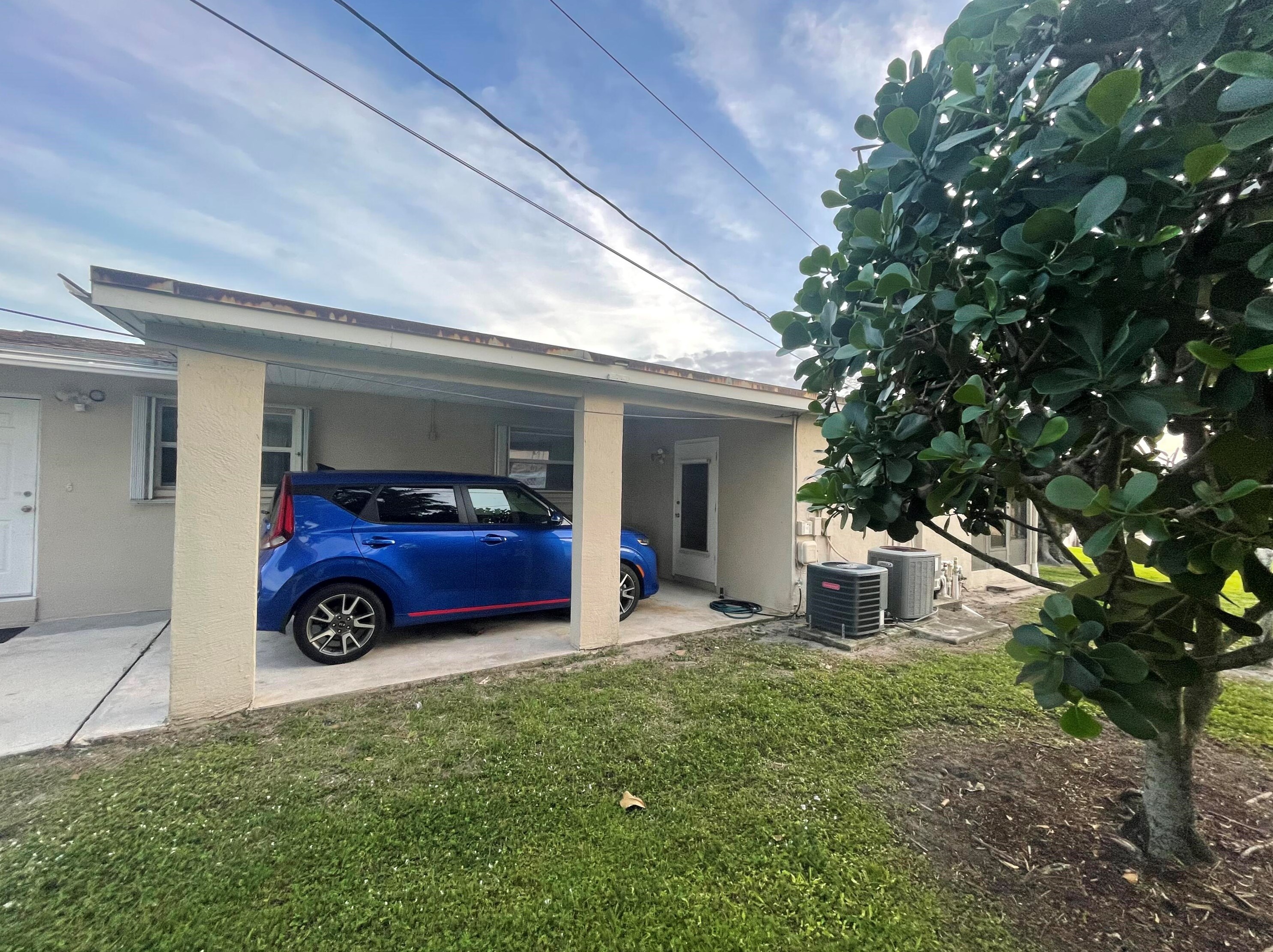 225 Rex Ct, Lake Worth, FL 33461-1916