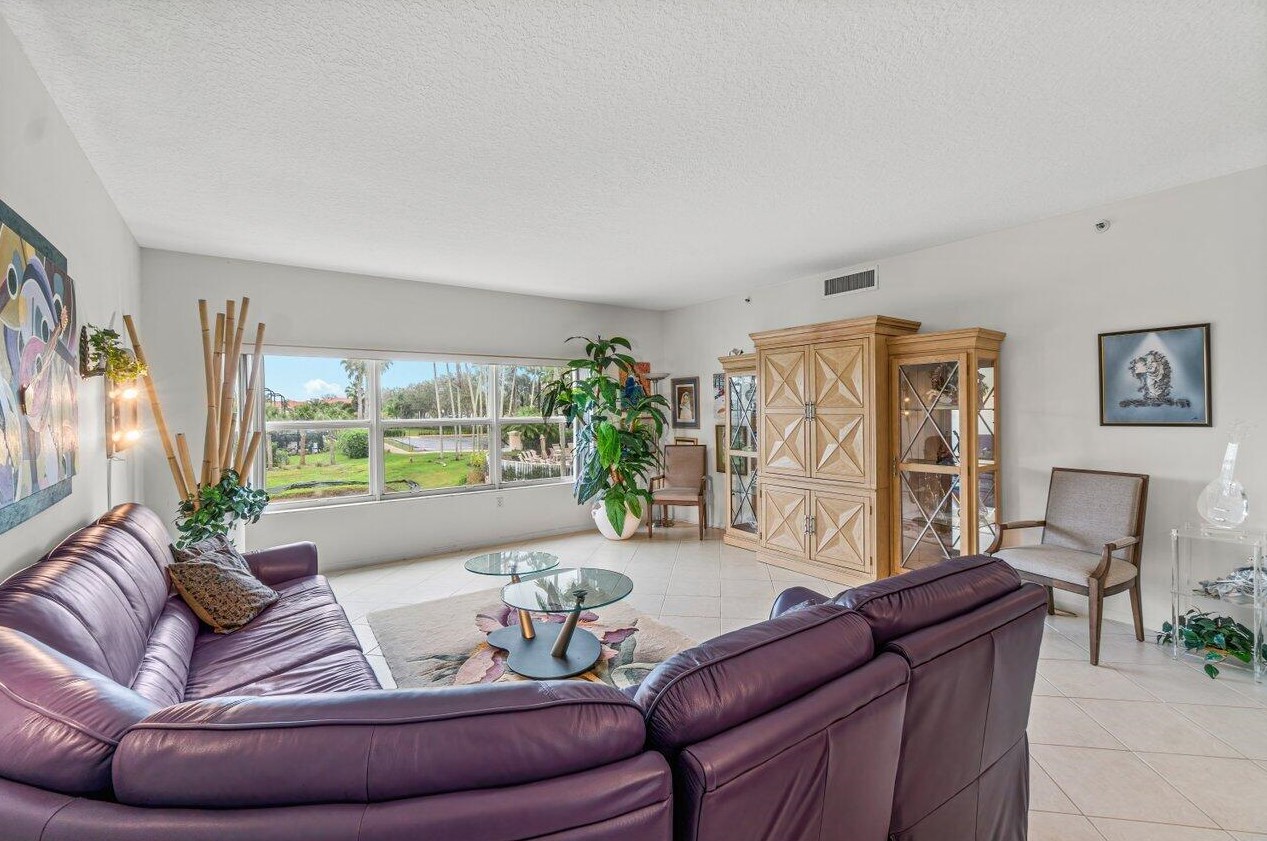 5938 Crystal Shores Dr, Boynton Beach, FL 33437-5634