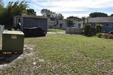 473 Eastport Cir, Fort Pierce FL  34953-7127 exterior