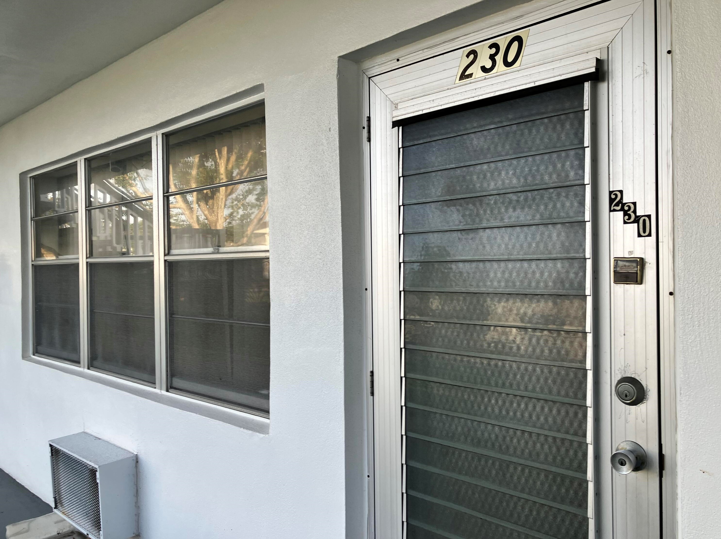 230 Sheffield J, West Palm Beach, FL 33417-1516