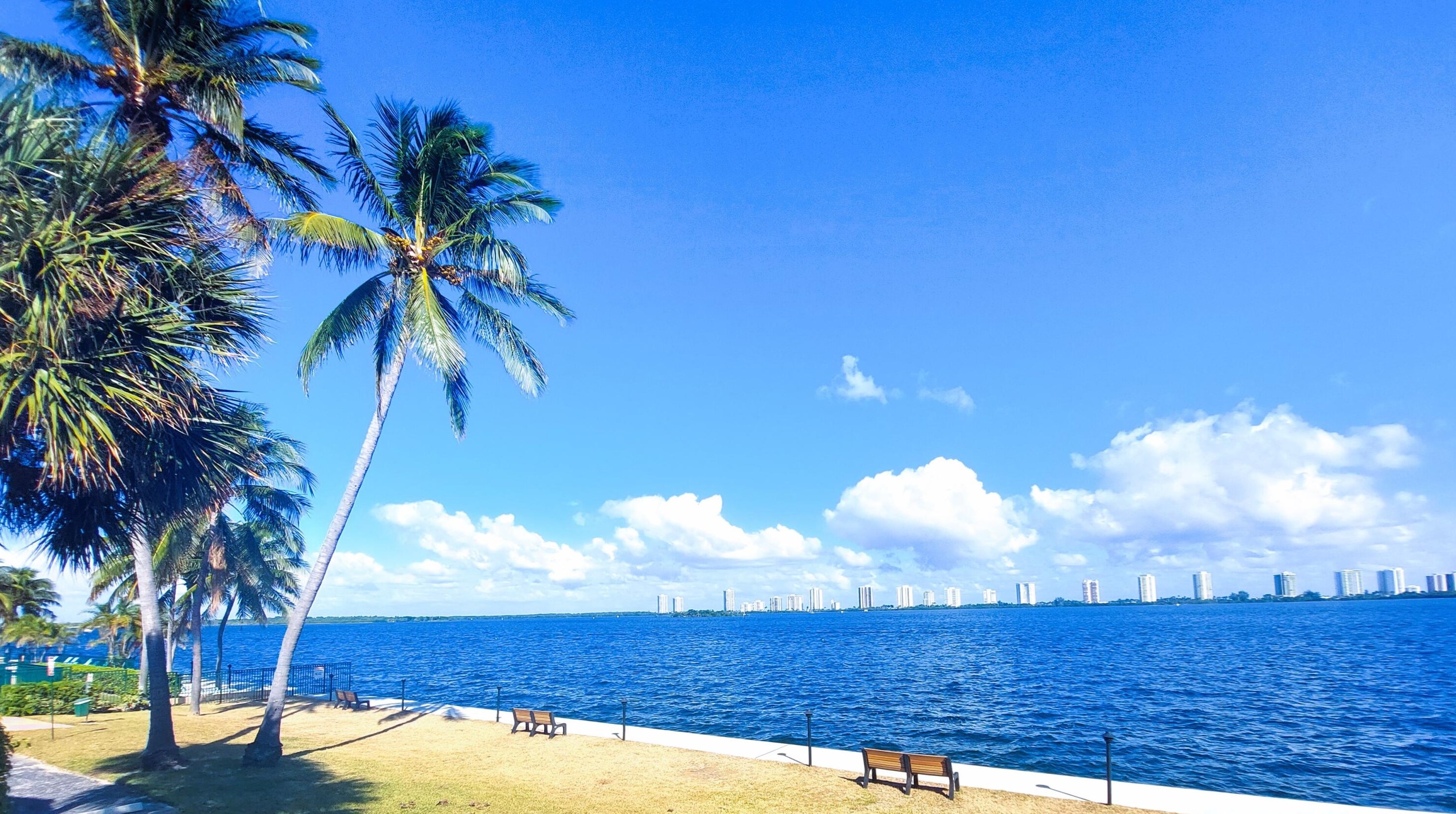 1060 Lake Shore Dr #201, West Palm Beach, FL 33403