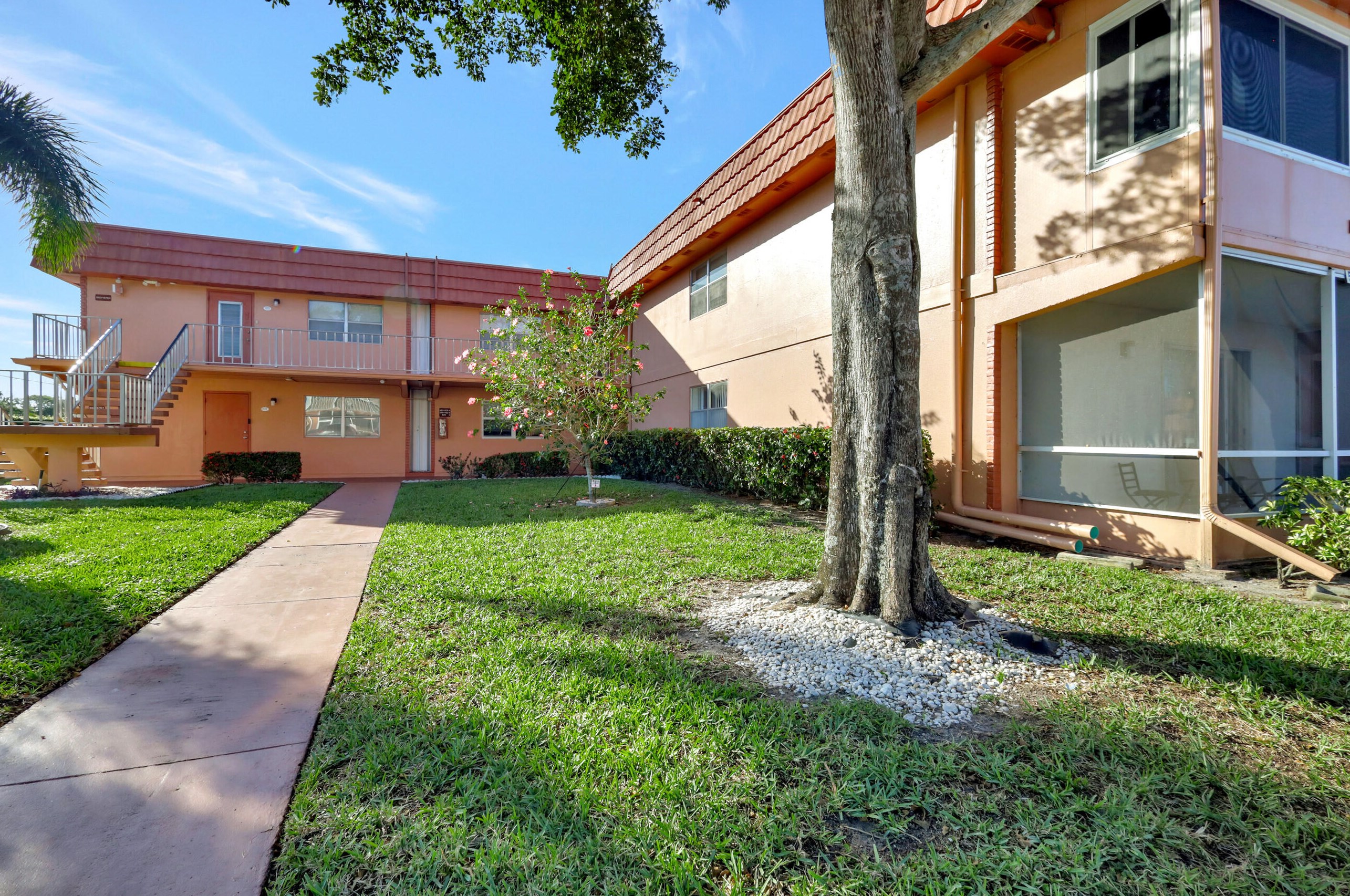 555 Saxony L, Delray Beach, FL 33446