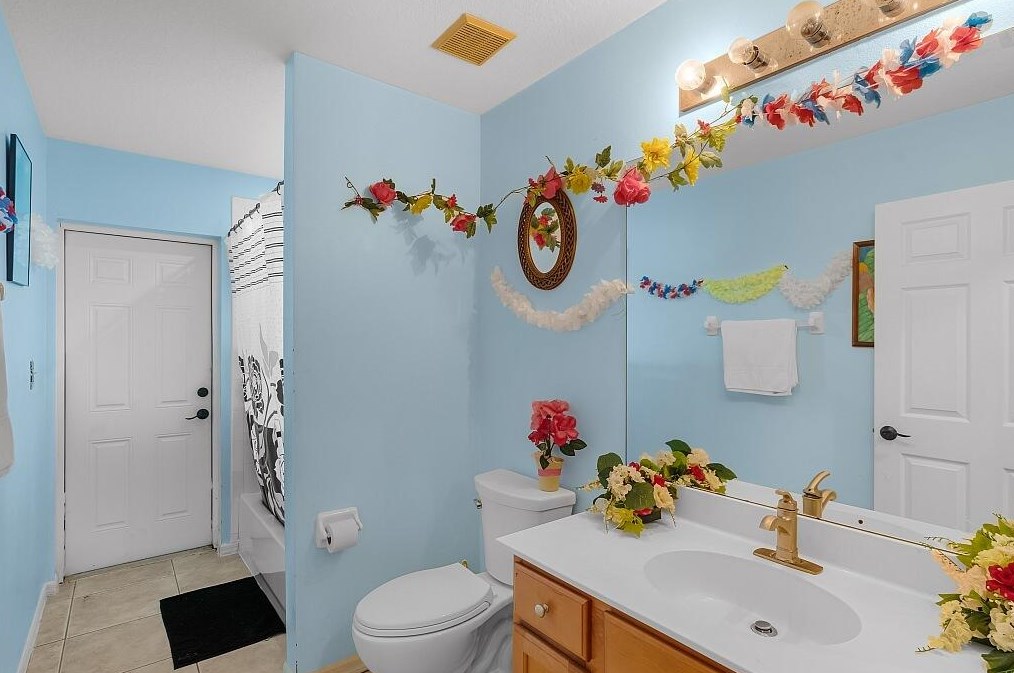 322 Carter Ave, Fort Pierce FL  34983-3006 exterior