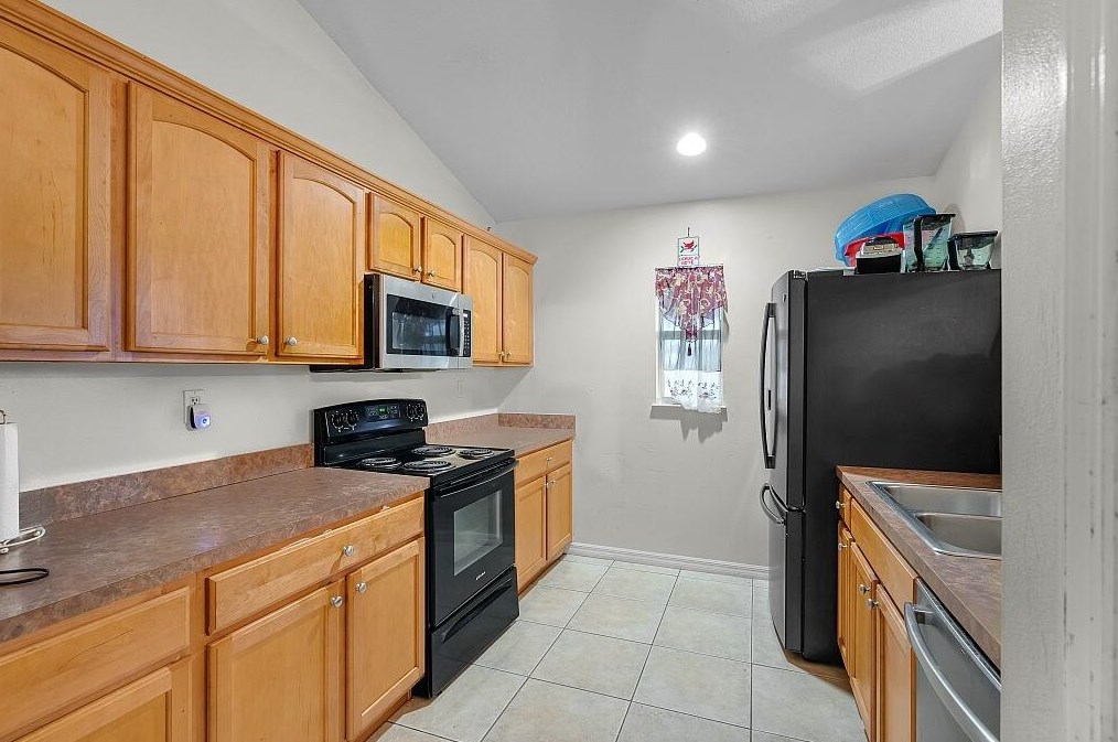 322 Carter Ave, Fort Pierce FL  34983-3006 exterior