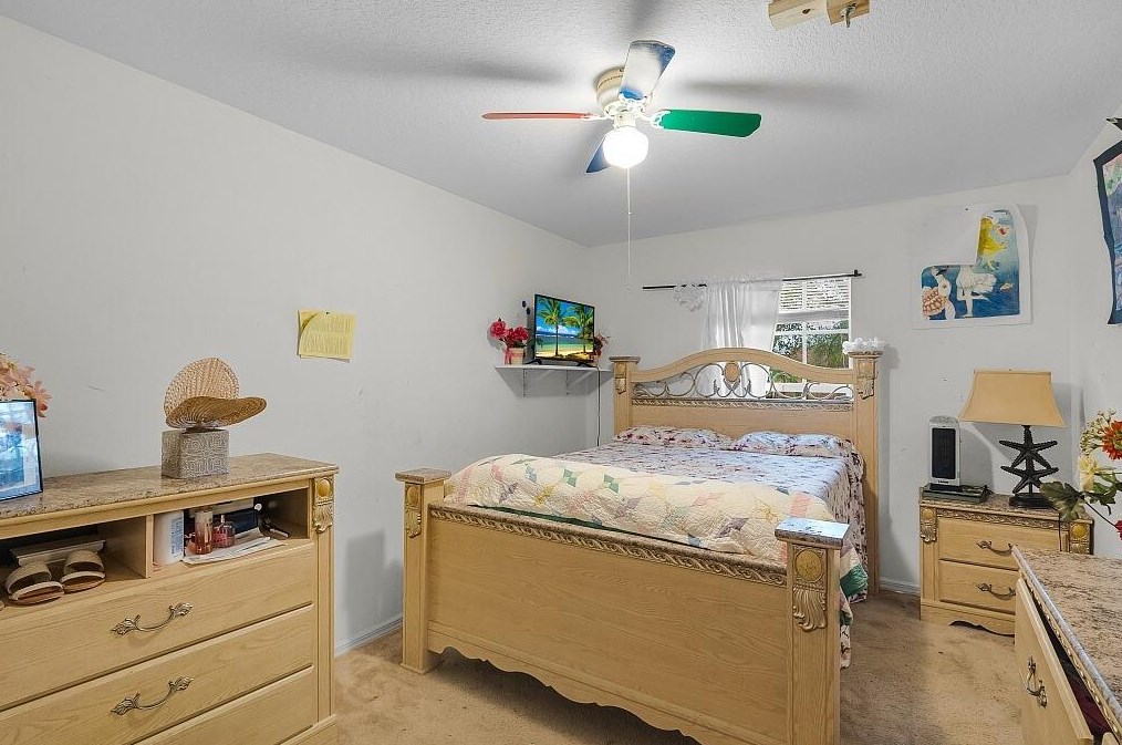 322 Carter Ave, Fort Pierce FL  34983-3006 exterior