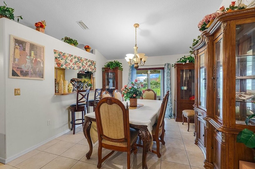 322 Carter Ave, Fort Pierce FL  34983-3006 exterior