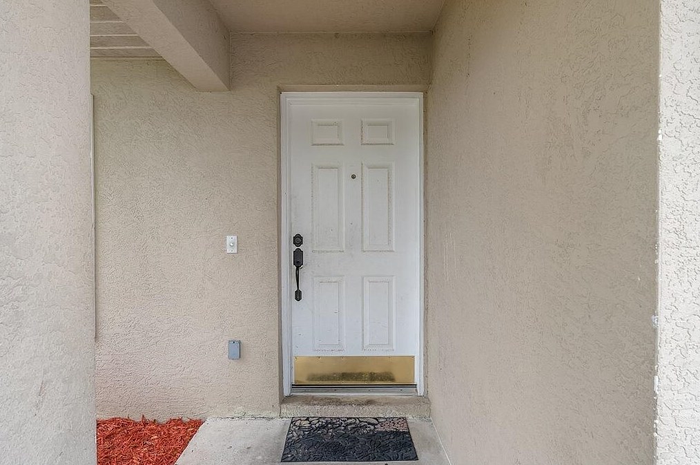 322 Carter Ave, Fort Pierce FL  34983-3006 exterior