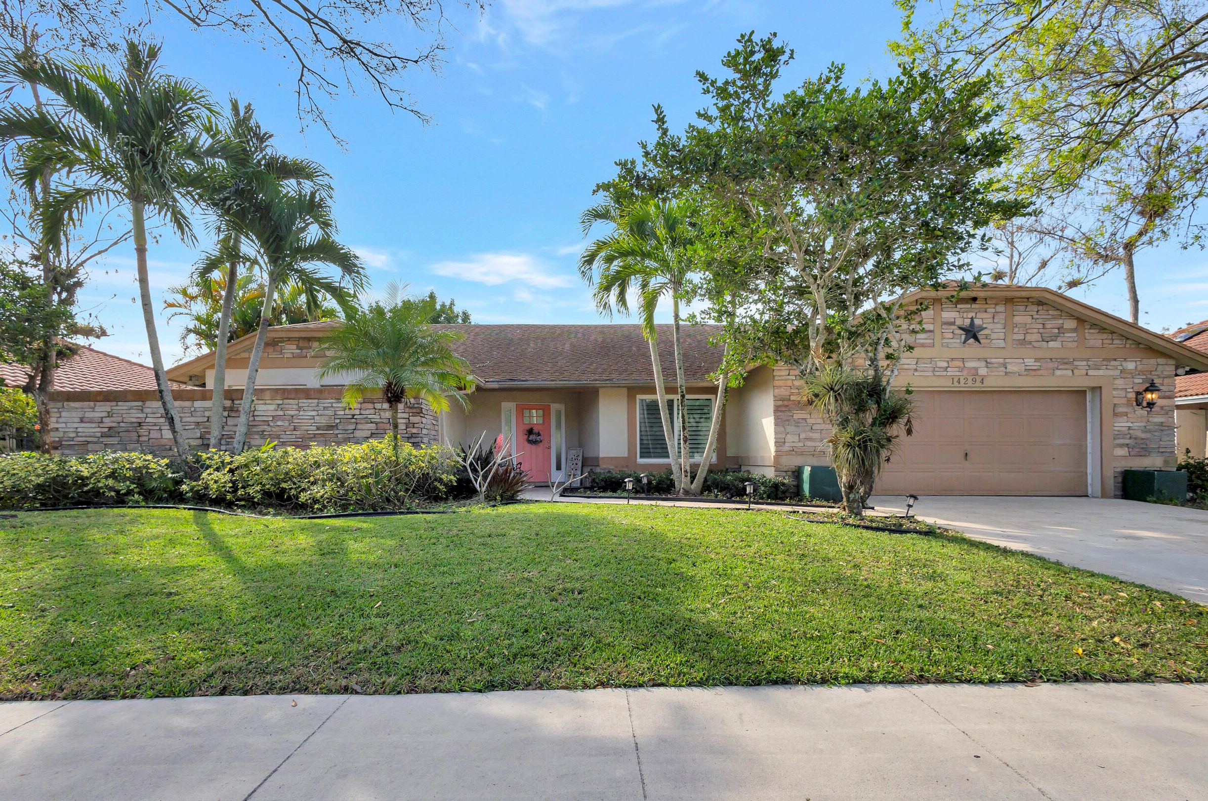 14294 Paddock Dr, West Palm Beach, FL 33414-7812