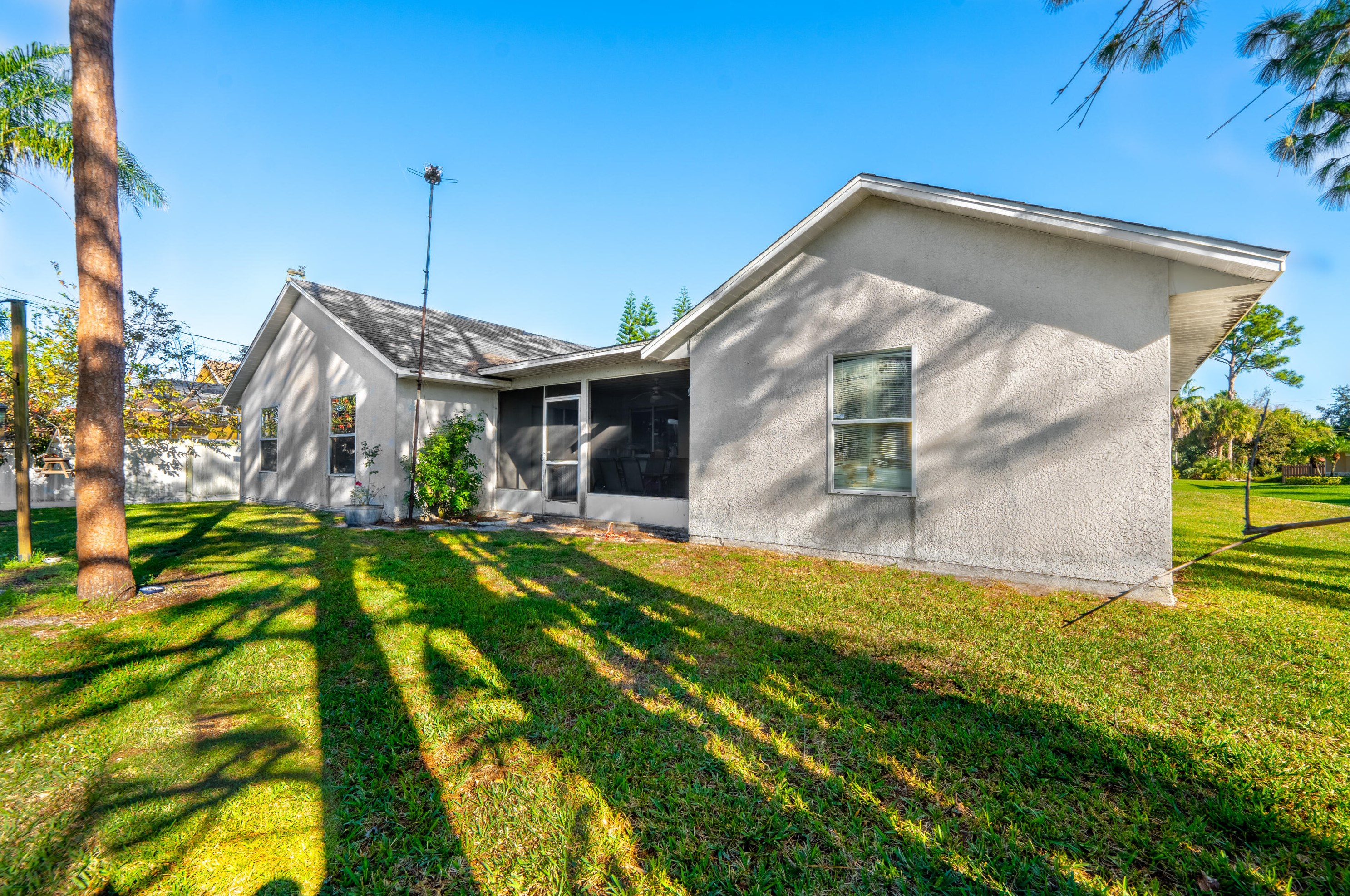 1338 Prairie Cir, Fort Pierce, FL 34953-4129