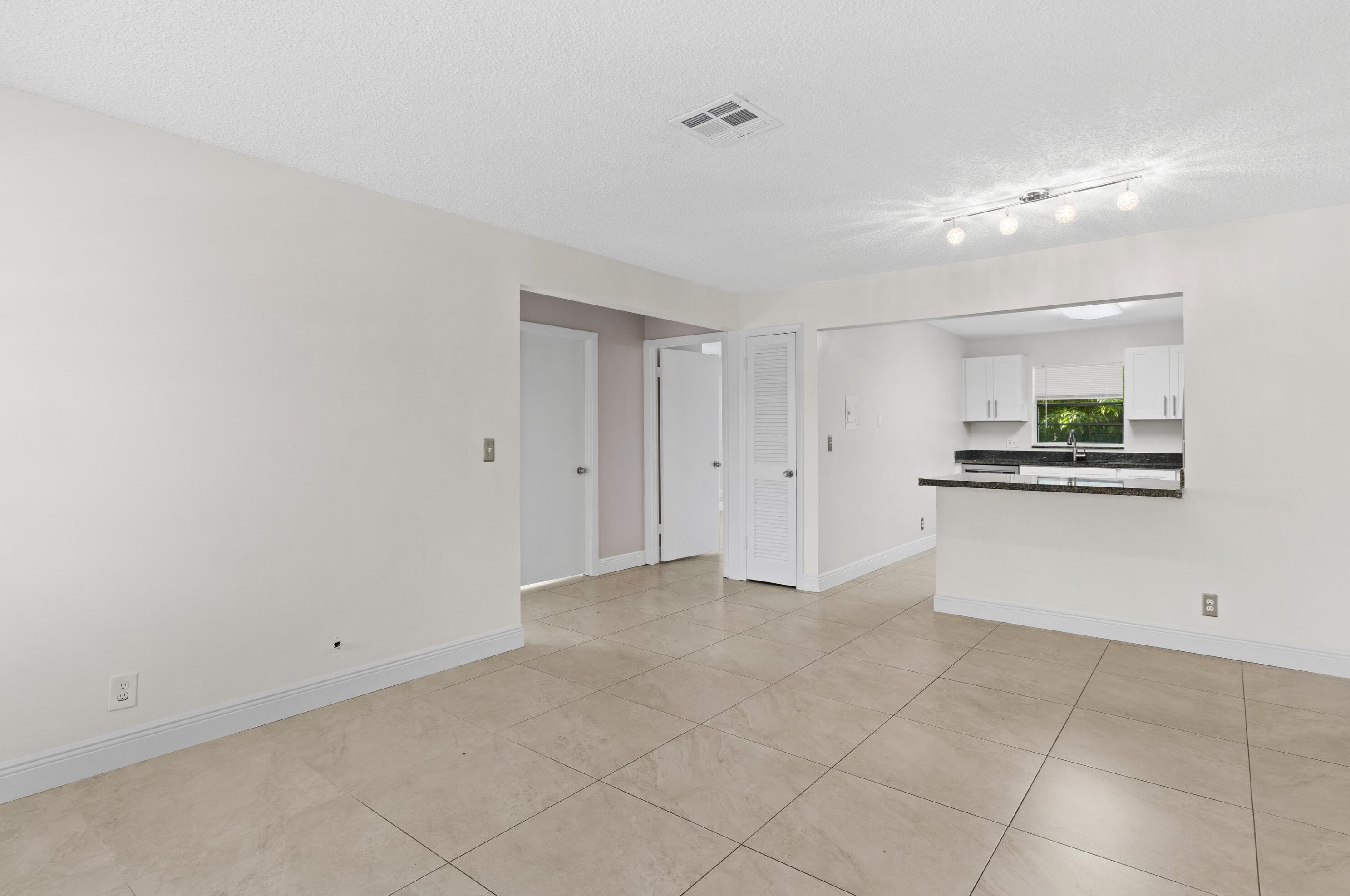 1515 N Federal Hwy #6, Lake Worth, FL 33460
