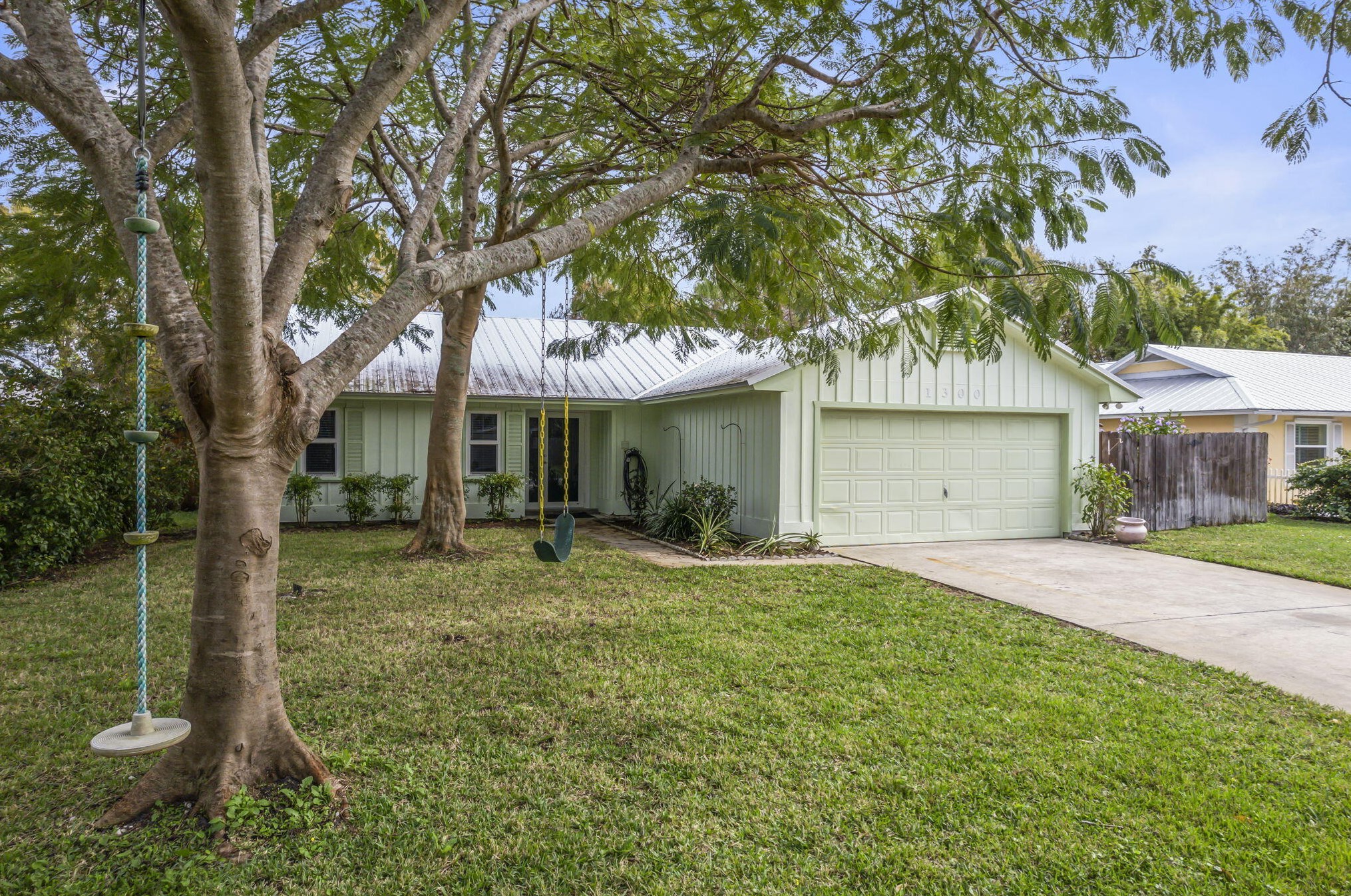 1300 39th Ave, Vero Beach, FL 32960-3831