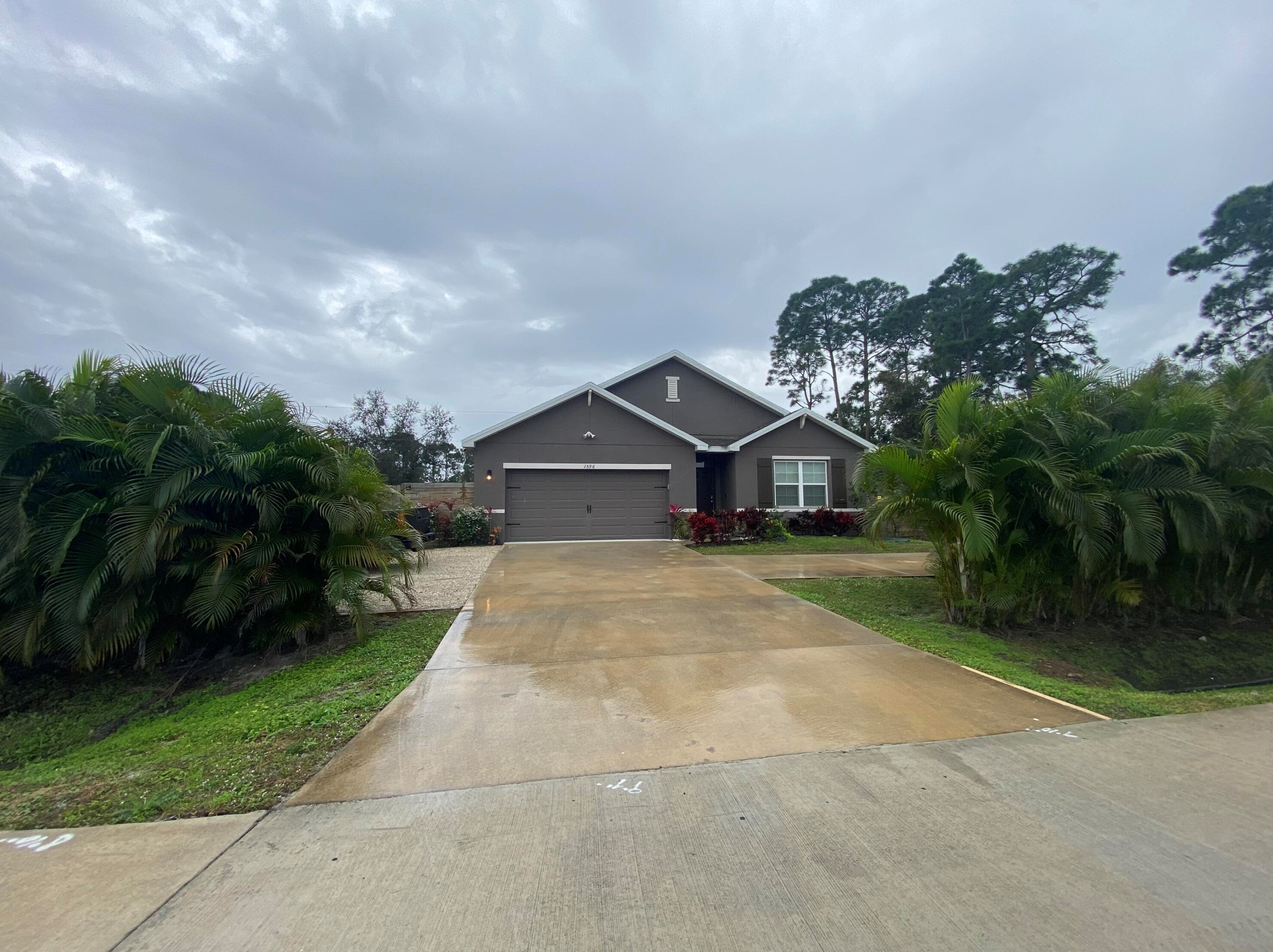1596 Sw Paar Dr, Fort Pierce, FL 34953