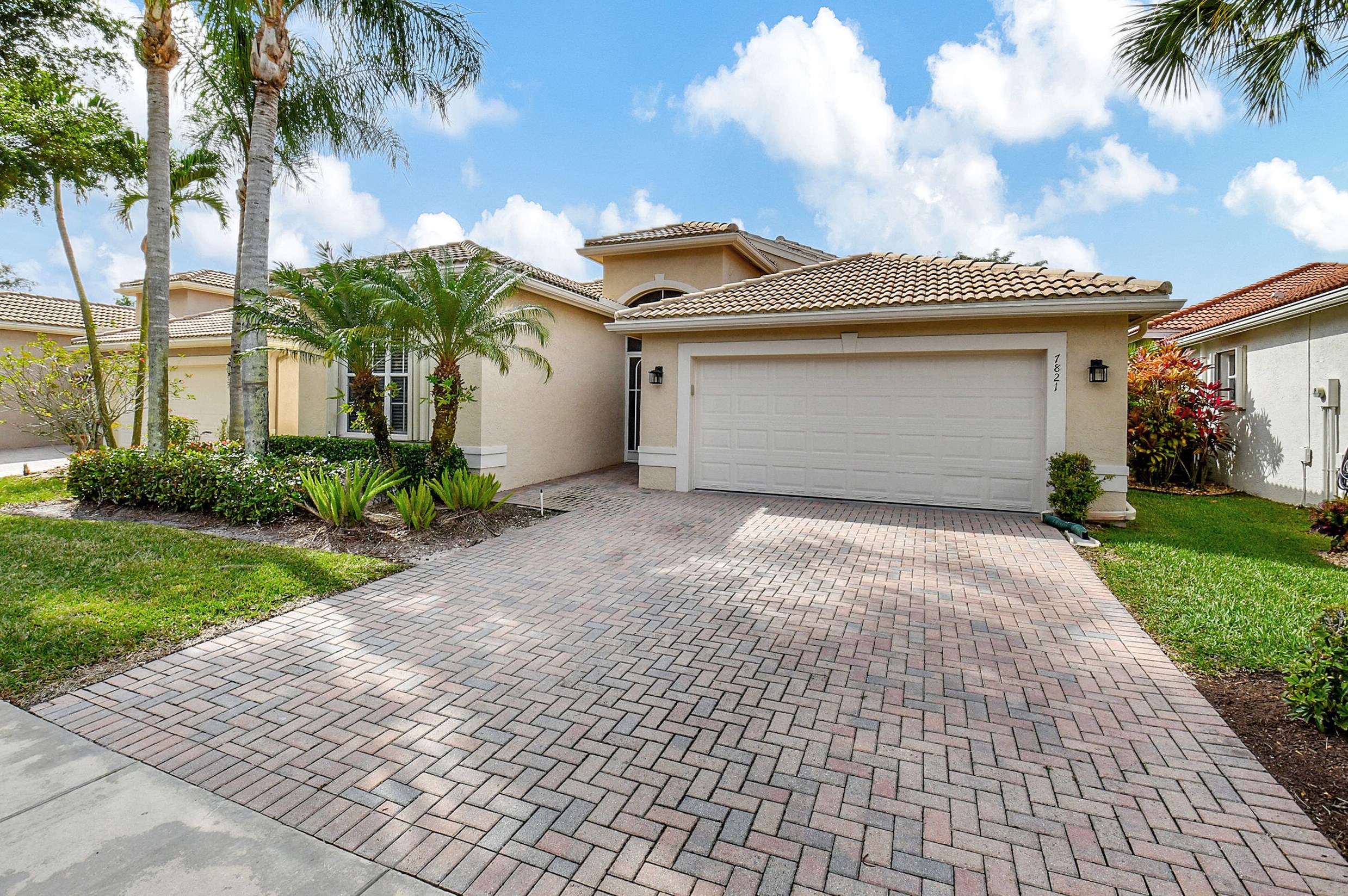 7821 Kingsley Palm Ter, Lake Worth, FL 33467-7073