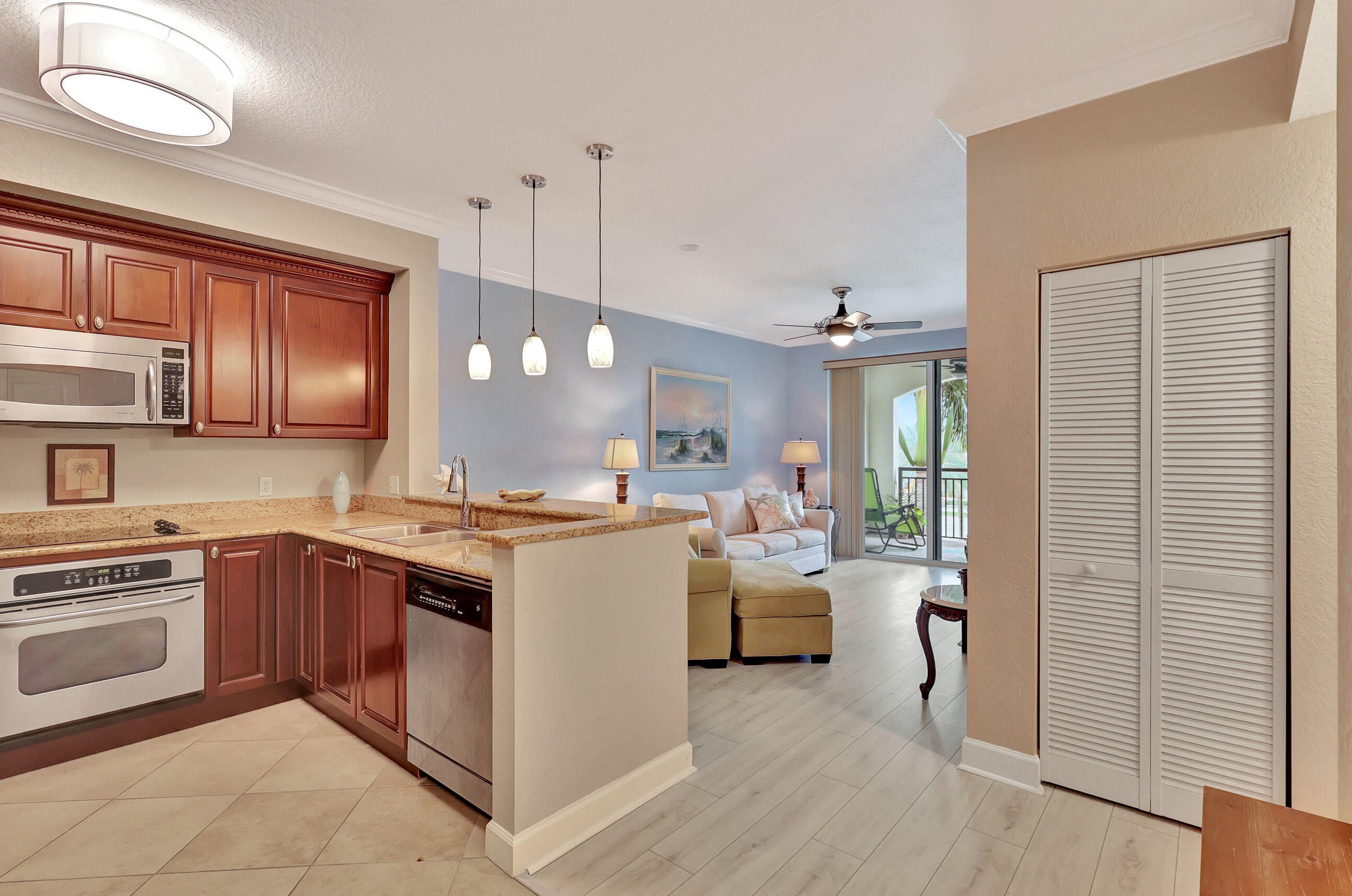 3 Renaissance Way #405, Boynton Beach, FL 33426