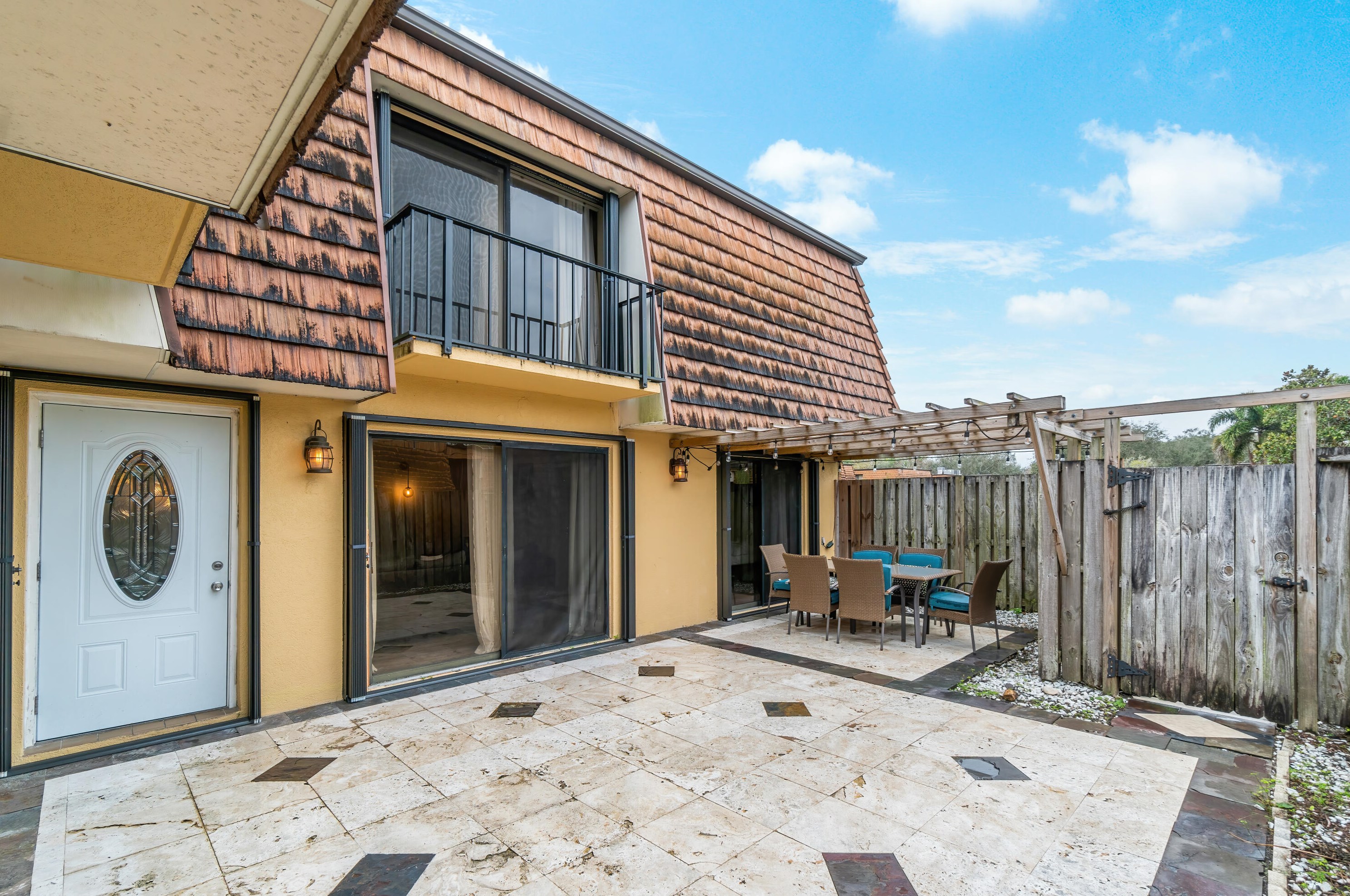 432 4th Ln, Lake Worth, FL 33463-4347