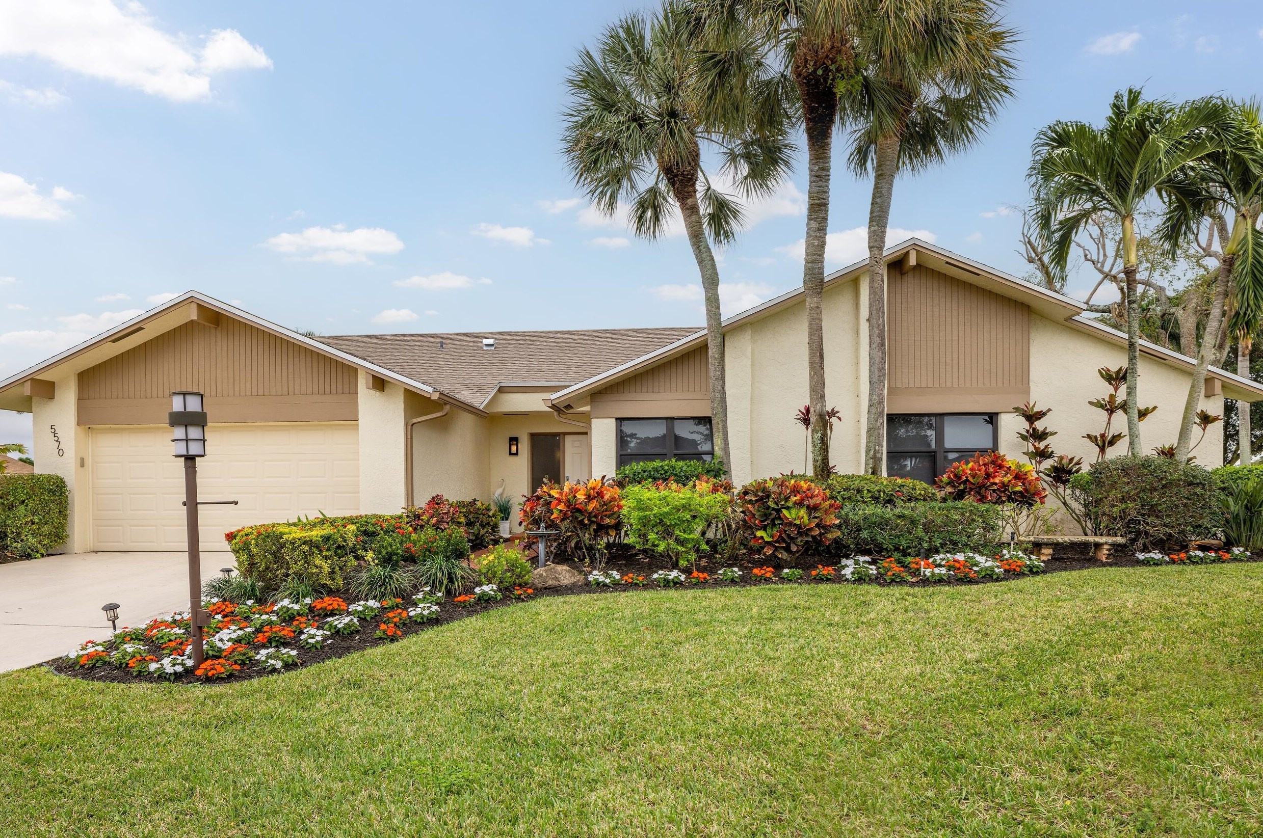 5570 Glen Abbey Ct, Delray Beach, FL 33484