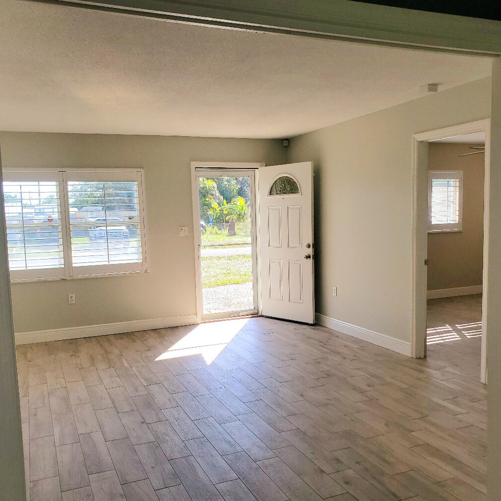 1700 Linwood Ave, Fort Pierce, FL 34982-6194