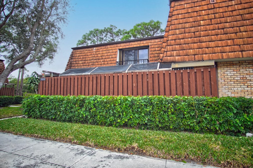 1513 15th Ln, Lake Worth, FL 33463-3561