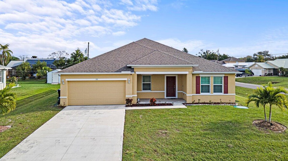 701 Perch Ln, Fort Pierce, FL 34983-1236