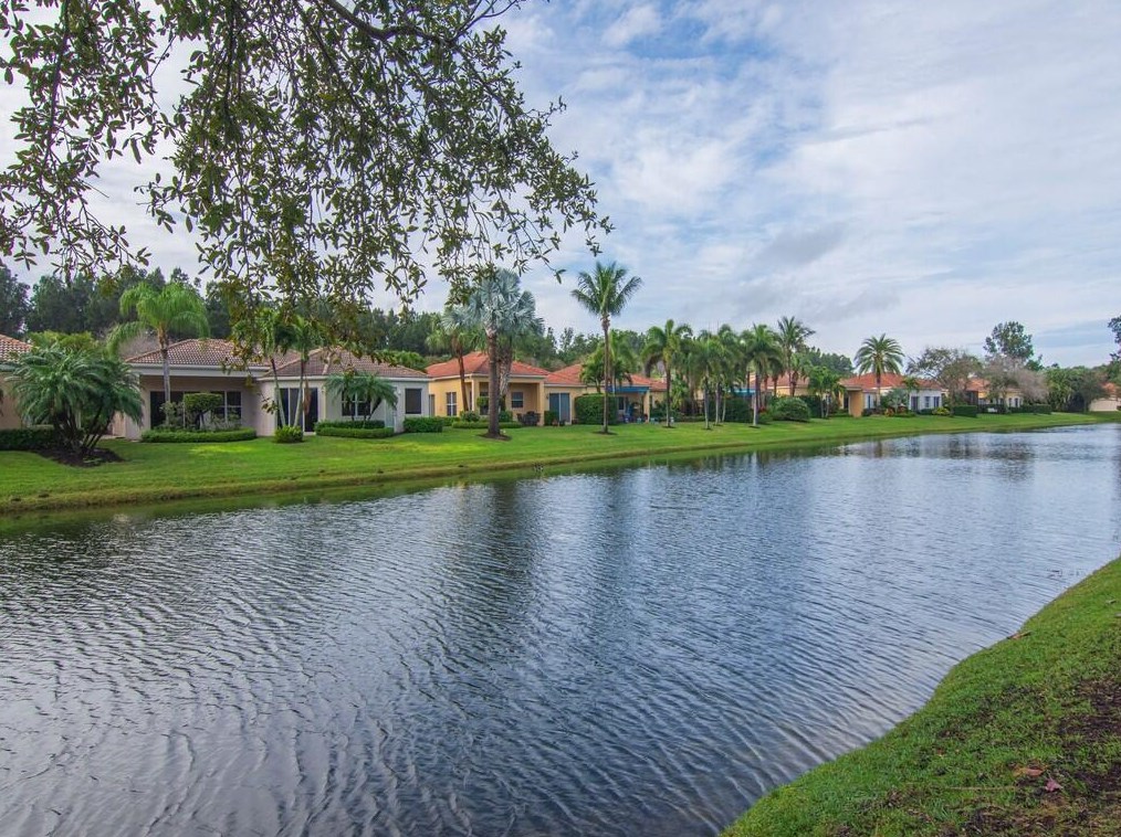 9595 Maiden Ct, Vero Beach, FL 32963-4592