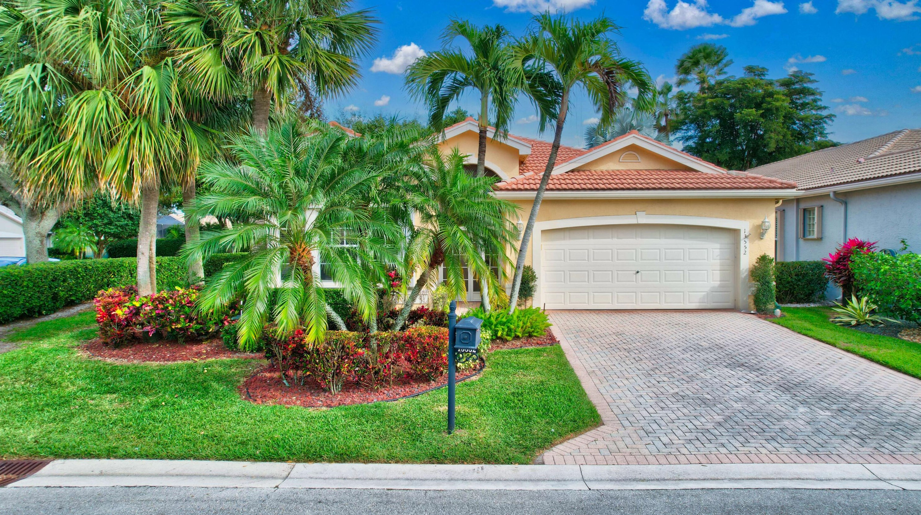 13552 Morocca Lake Ln, Delray Beach, FL 33446