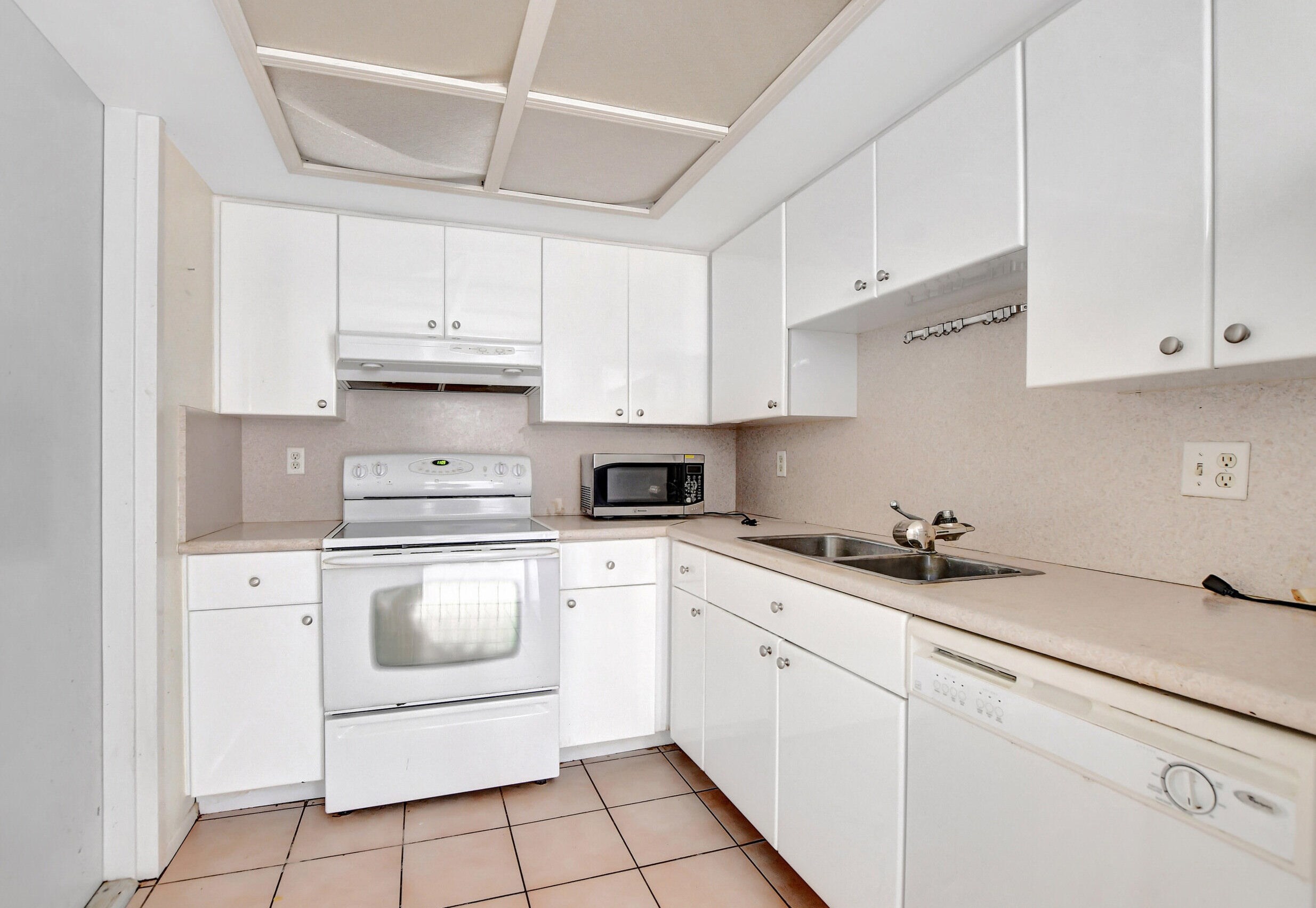 1753 Bridgewood Dr, Boca Raton, FL 33434-4140