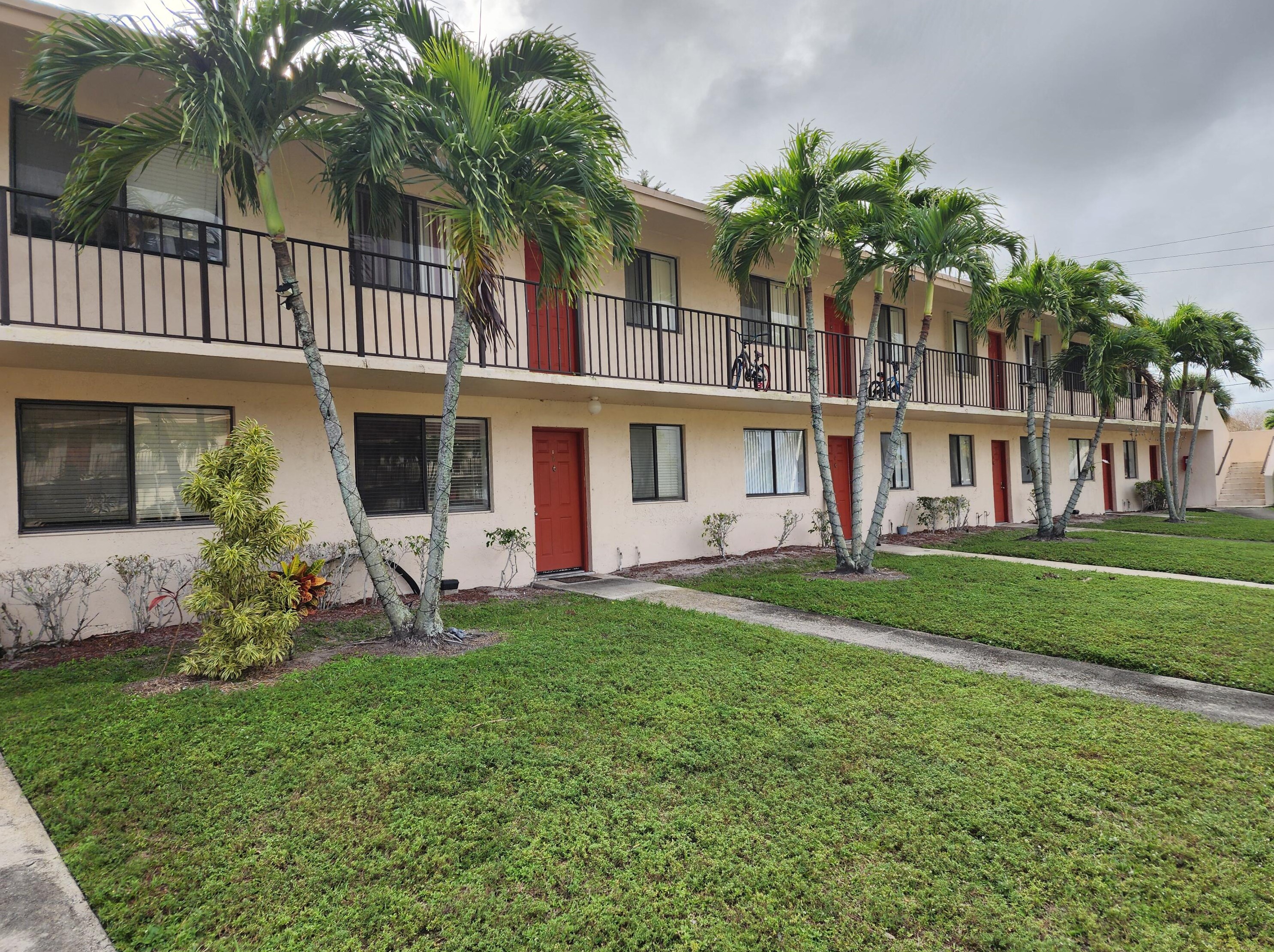 700 Nottingham Cir #b, Lake Worth, FL 33463