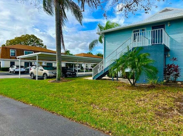 195 Village Dr, Fort Pierce, FL 34952-7705